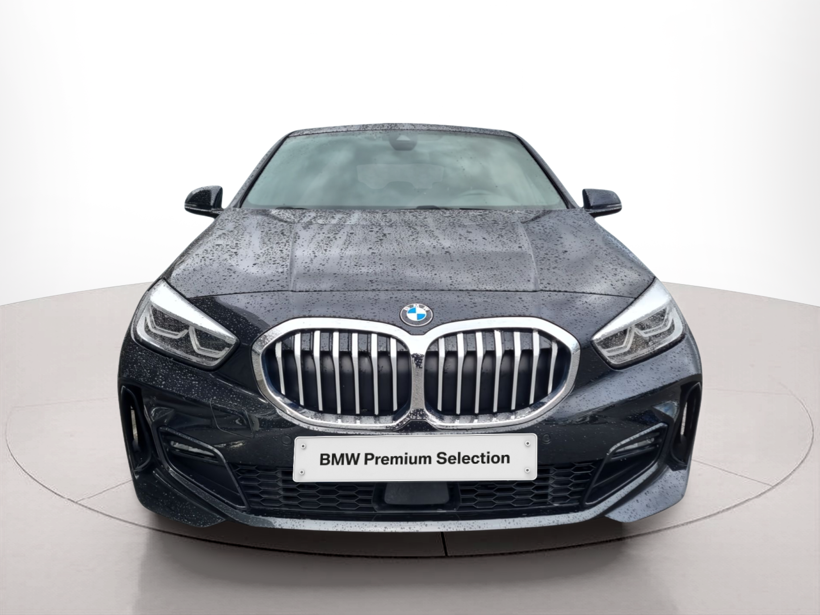 Fotos de BMW Série 1 116d color Negro. Año 2024. 85KW(116CV). Diesel. En concesionario Caetano Baviera Aveiro de Aveiro