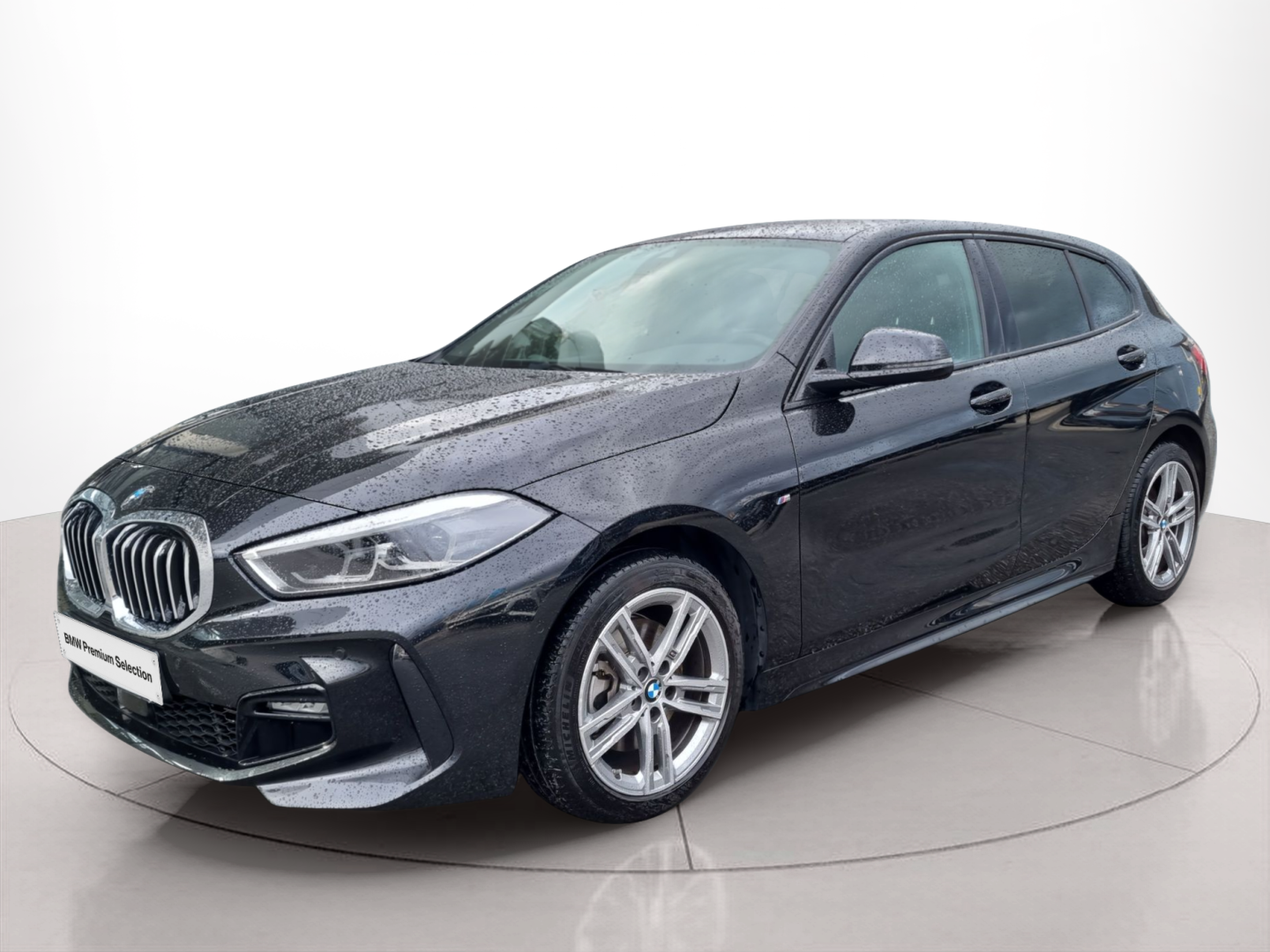 Fotos de BMW Série 1 116d color Negro. Año 2024. 85KW(116CV). Diesel. En concesionario Caetano Baviera Aveiro de Aveiro