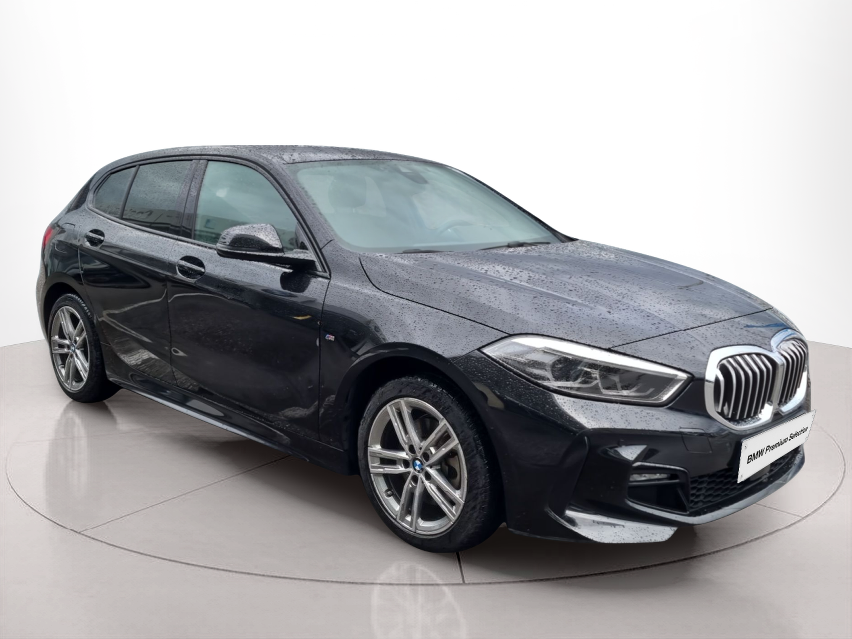 BMW Série 1 116d color Negro. Año 2024. 85KW(116CV). Diesel. En concesionario Caetano Baviera Aveiro de Aveiro