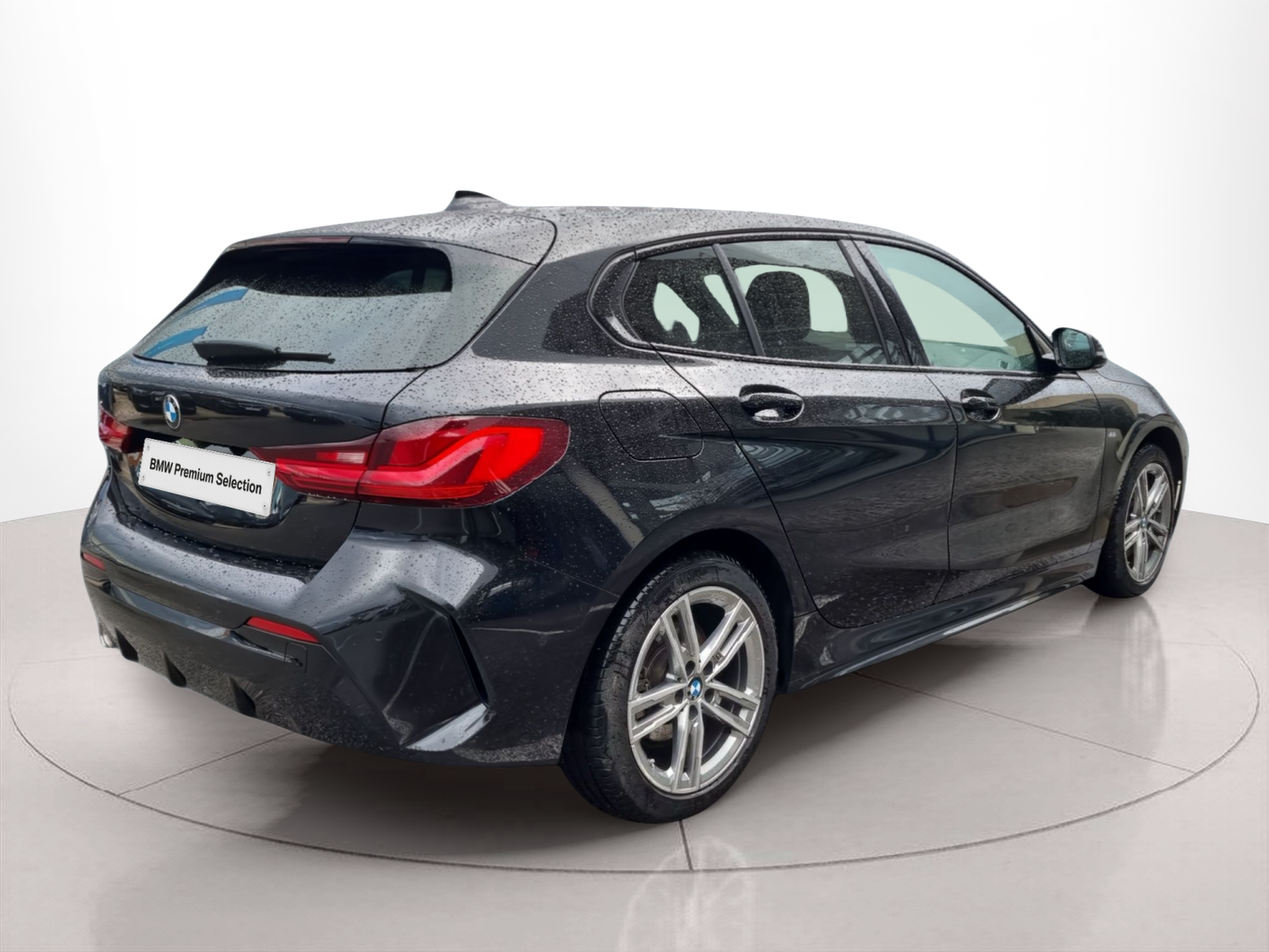BMW Série 1 116d color Negro. Año 2024. 85KW(116CV). Diesel. En concesionario Caetano Baviera Aveiro de Aveiro