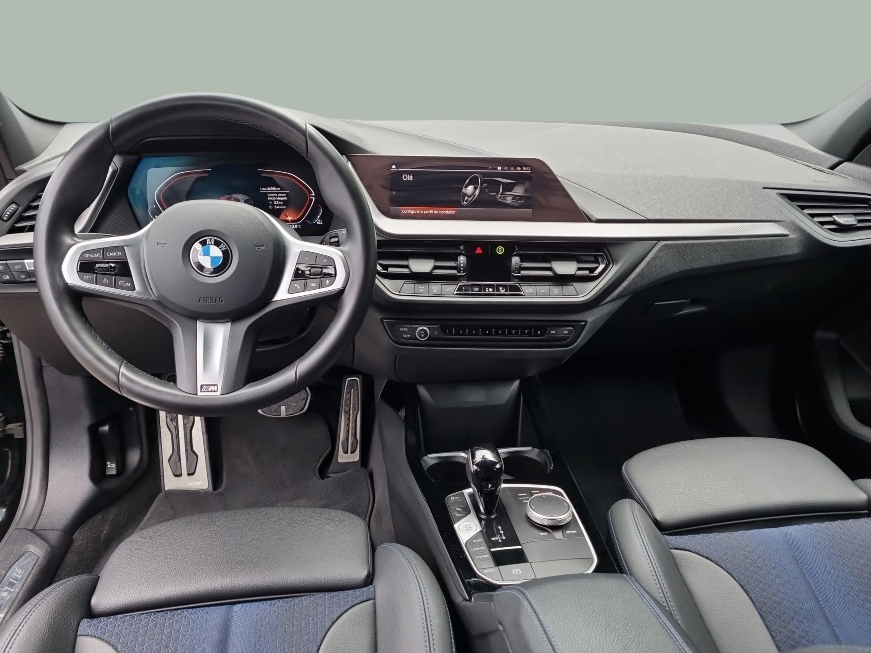BMW Série 1 116d color Negro. Año 2024. 85KW(116CV). Diesel. En concesionario Caetano Baviera Aveiro de Aveiro