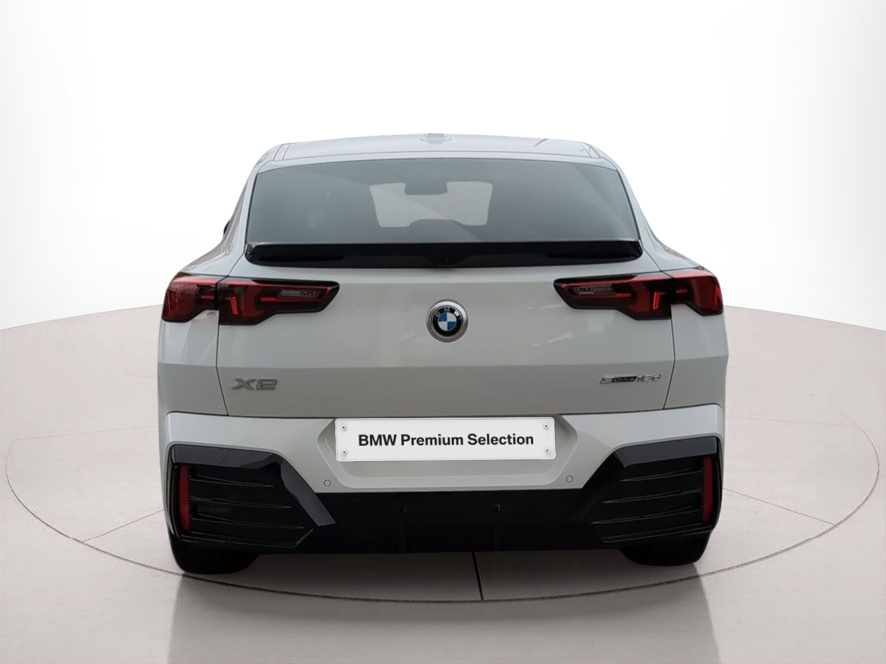 BMW X2 sDrive18d color Blanco. Año 2024. 110KW(150CV). Diesel. En concesionario Caetano Baviera Aveiro de Aveiro
