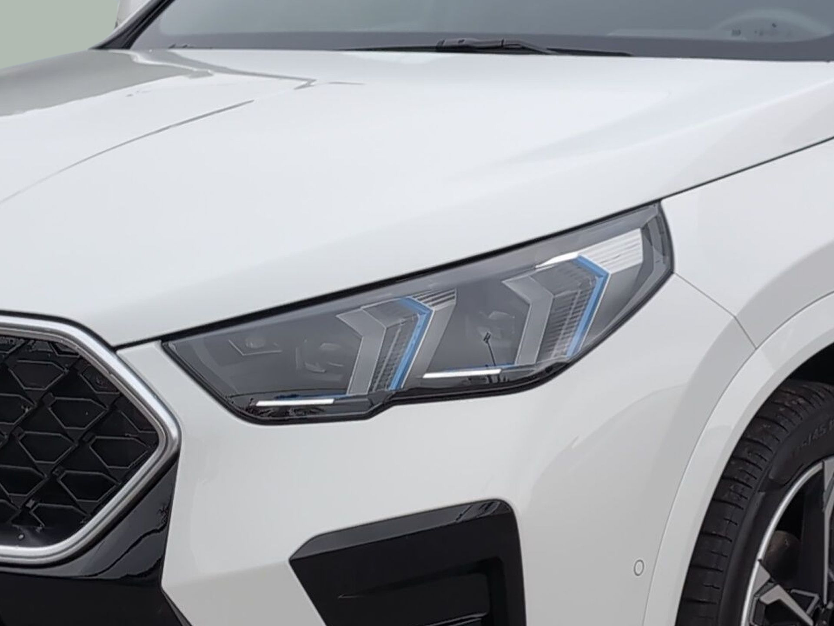 BMW X2 sDrive18d color Blanco. Año 2024. 110KW(150CV). Diesel. En concesionario Caetano Baviera Aveiro de Aveiro