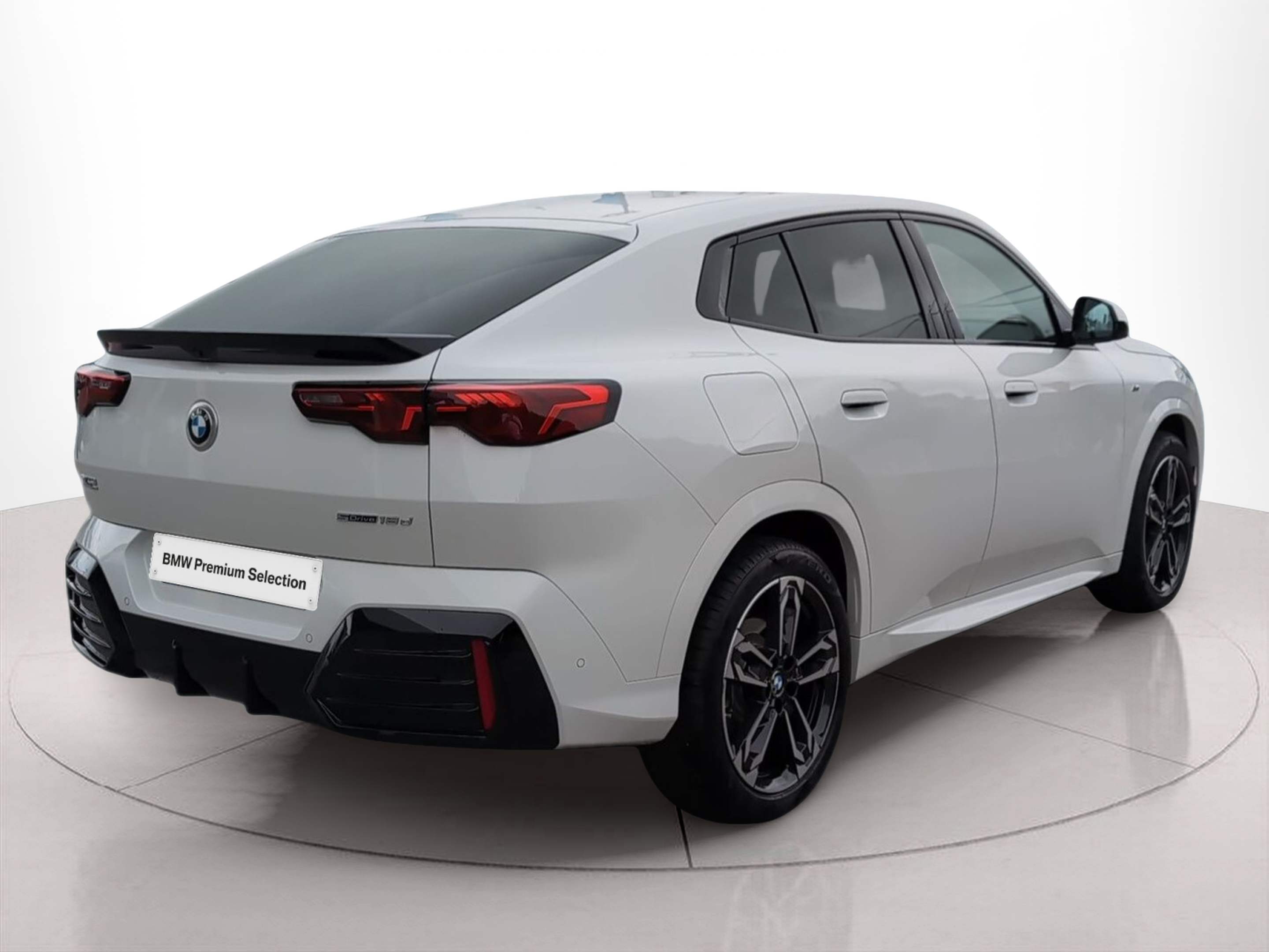 BMW X2 sDrive18d color Blanco. Año 2024. 110KW(150CV). Diesel. En concesionario Caetano Baviera Aveiro de Aveiro