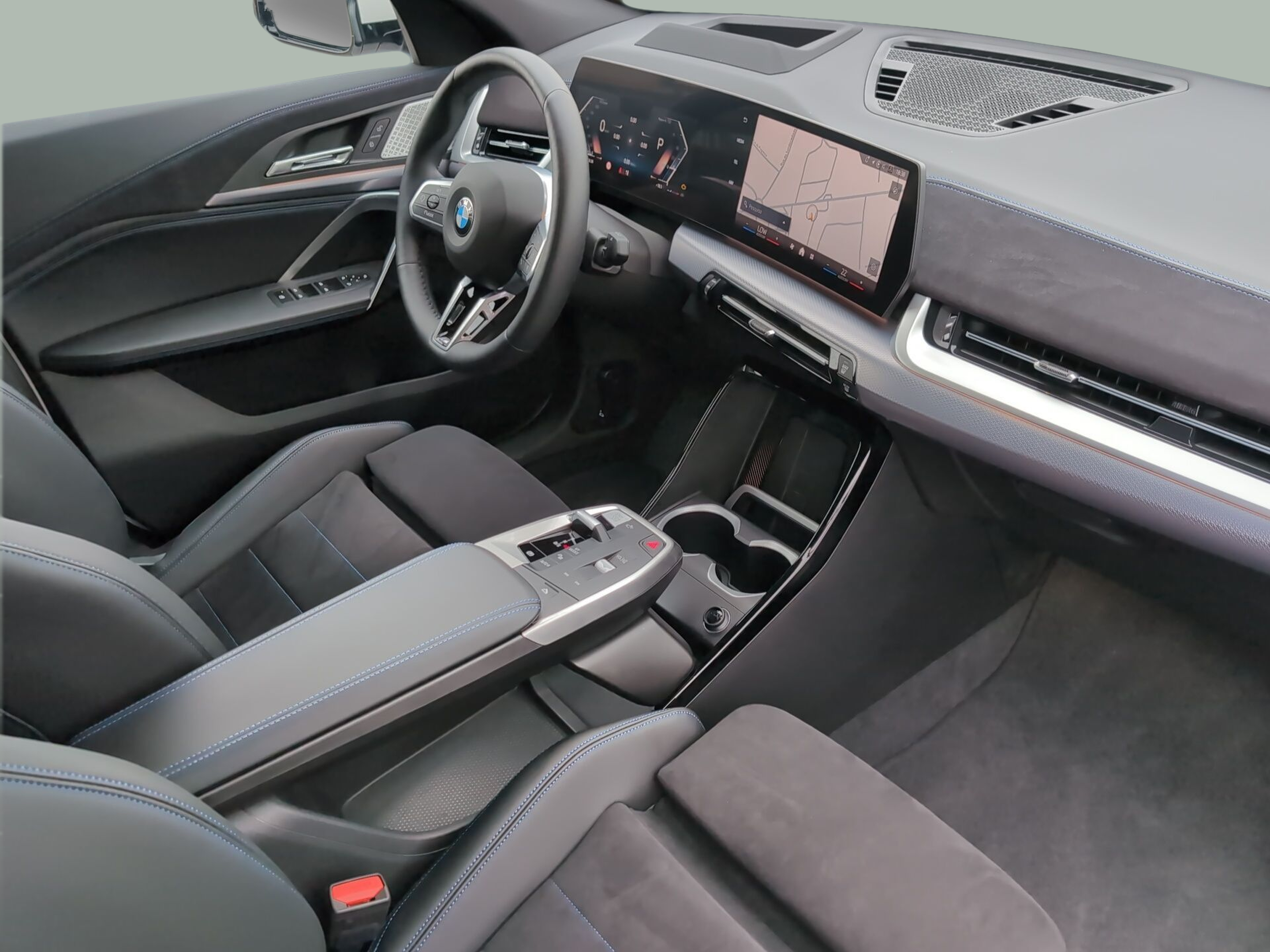 BMW X2 sDrive18d color Blanco. Año 2024. 110KW(150CV). Diesel. En concesionario Caetano Baviera Aveiro de Aveiro