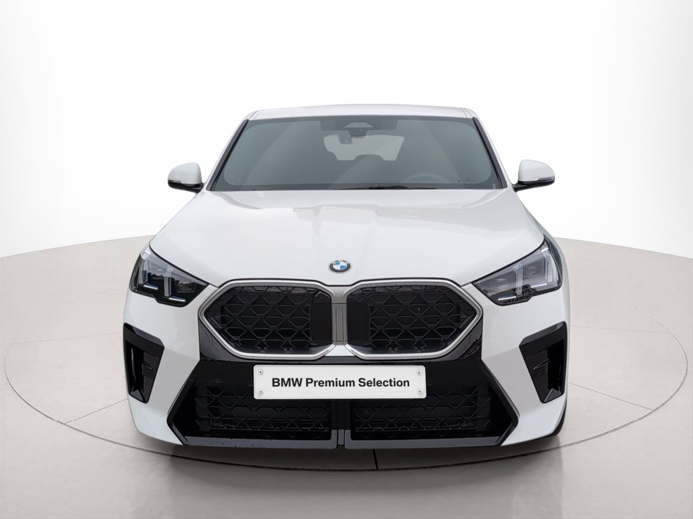 Fotos de BMW X2 sDrive18d color Blanco. Año 2024. 110KW(150CV). Diesel. En concesionario Caetano Baviera Aveiro de Aveiro