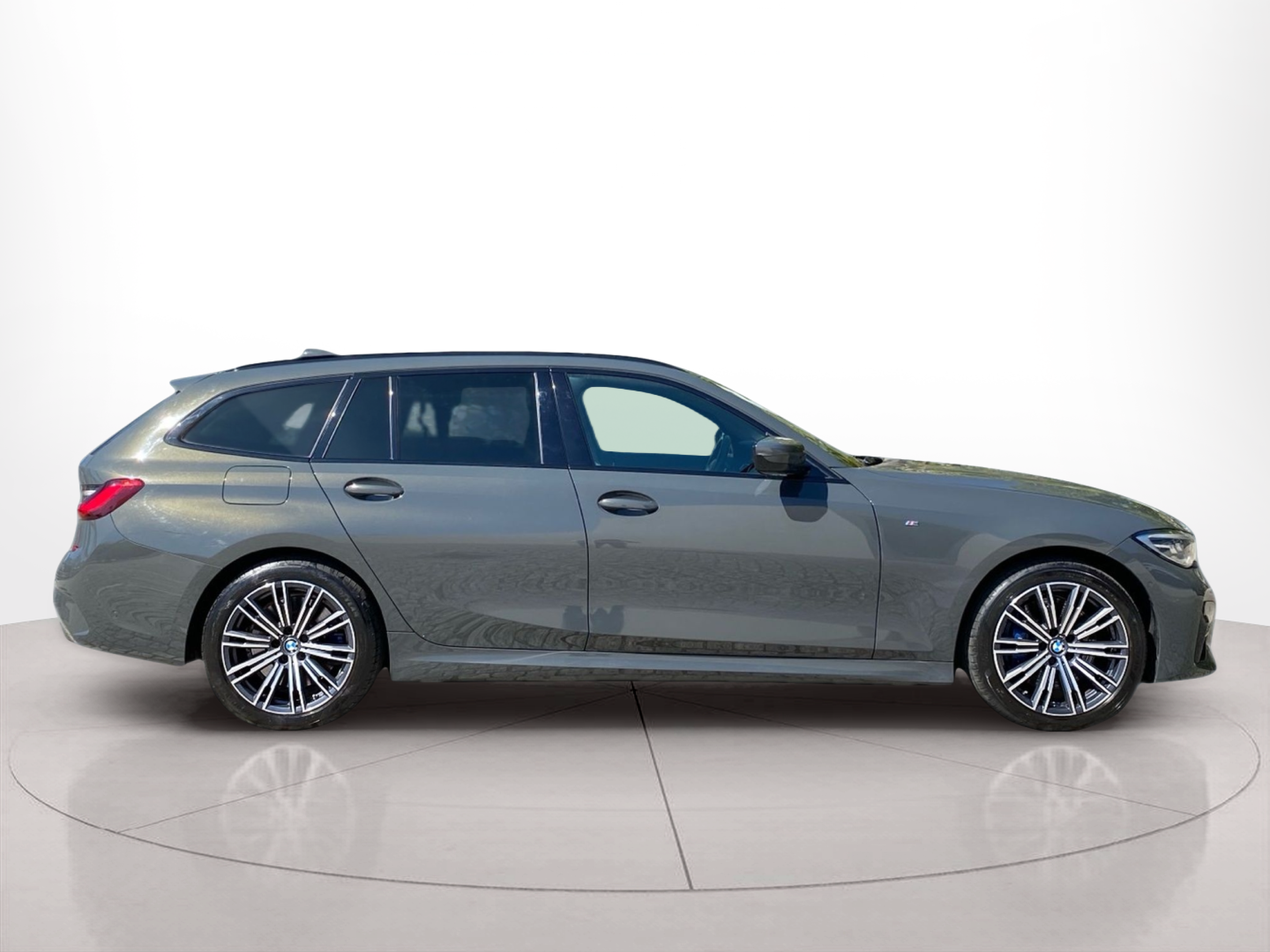 Fotos de BMW Série 3 330e Touring color Gris. Año 2021. 215KW(292CV). Elétrico / Gasolina Híbrido. En concesionario Caetano Baviera Lisboa de Lisboa