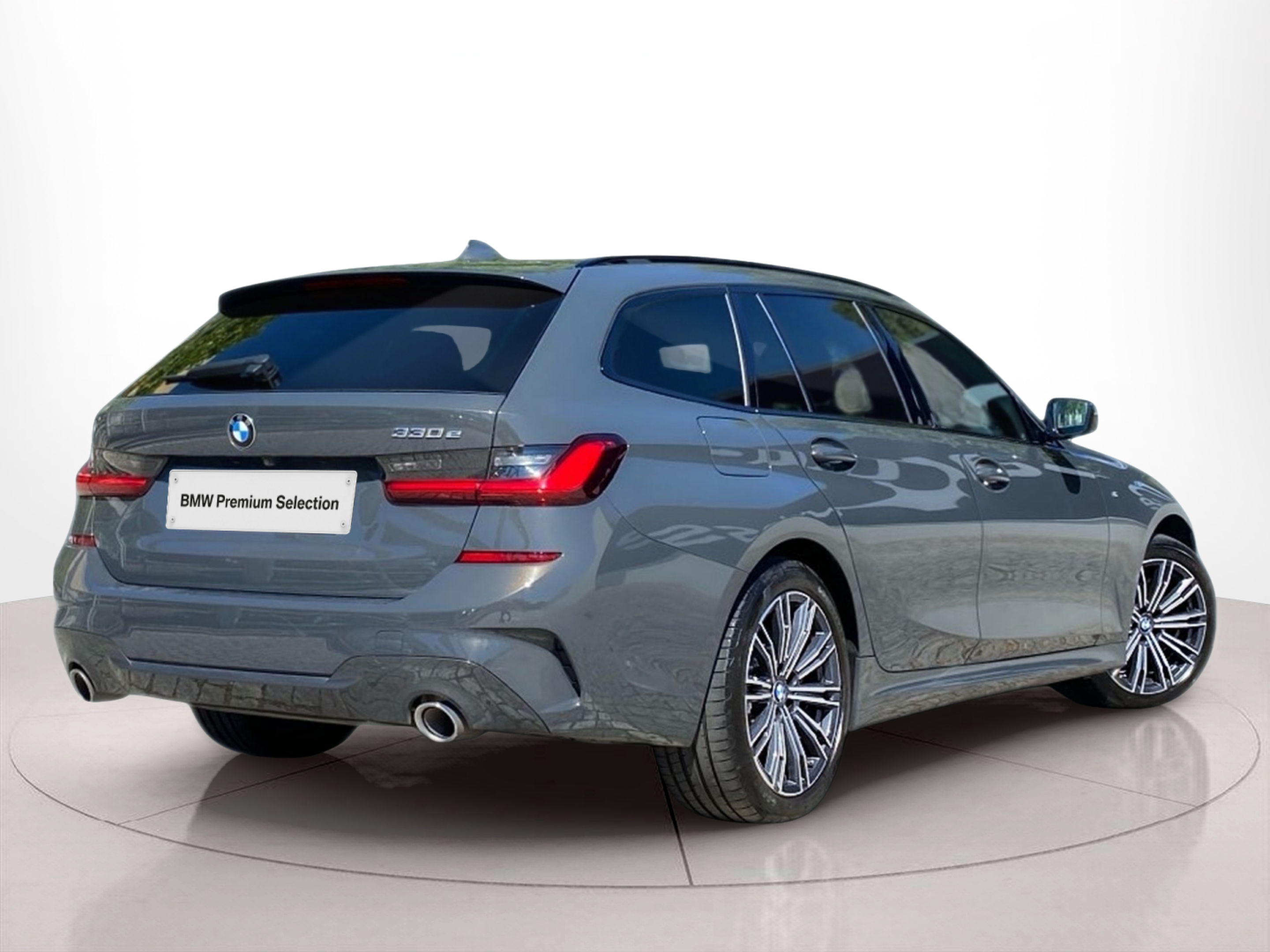 BMW Série 3 330e Touring color Gris. Año 2021. 215KW(292CV). Elétrico / Gasolina Híbrido. En concesionario Caetano Baviera Lisboa de Lisboa