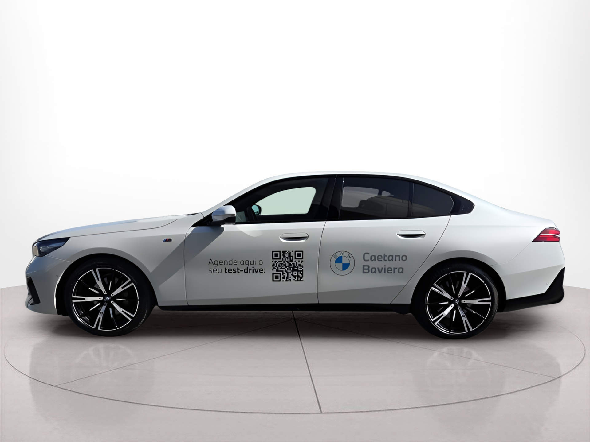 Fotos de BMW i5 eDrive40 color Blanco. Año 2025. 250KW(340CV). Elétrico. En concesionario Caetano Baviera Faro de Faro