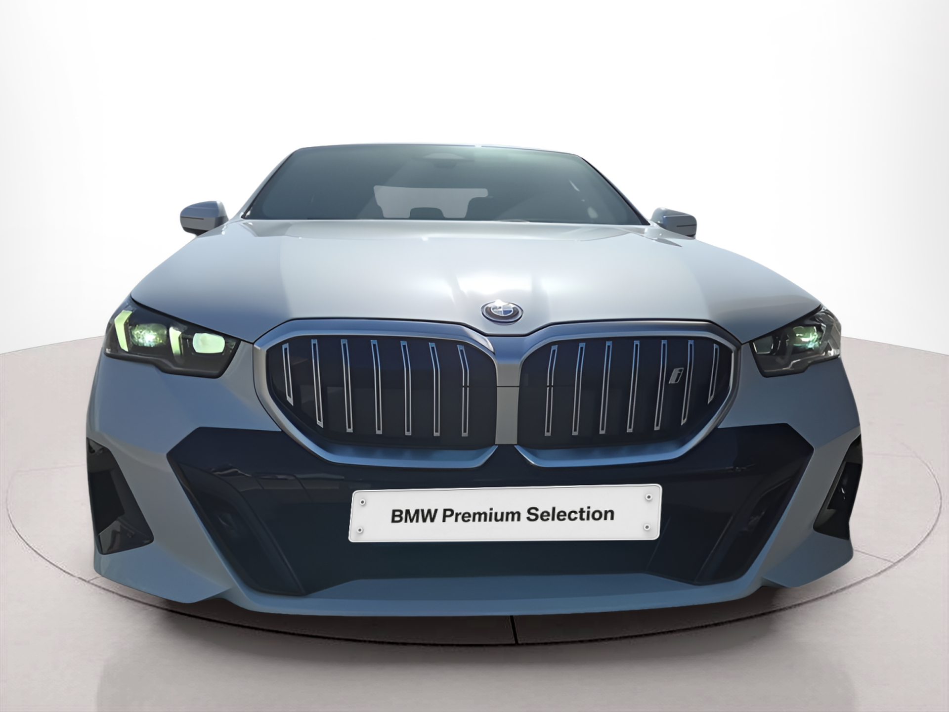 Fotos de BMW i5 eDrive40 color Blanco. Año 2025. 250KW(340CV). Elétrico. En concesionario Caetano Baviera Faro de Faro