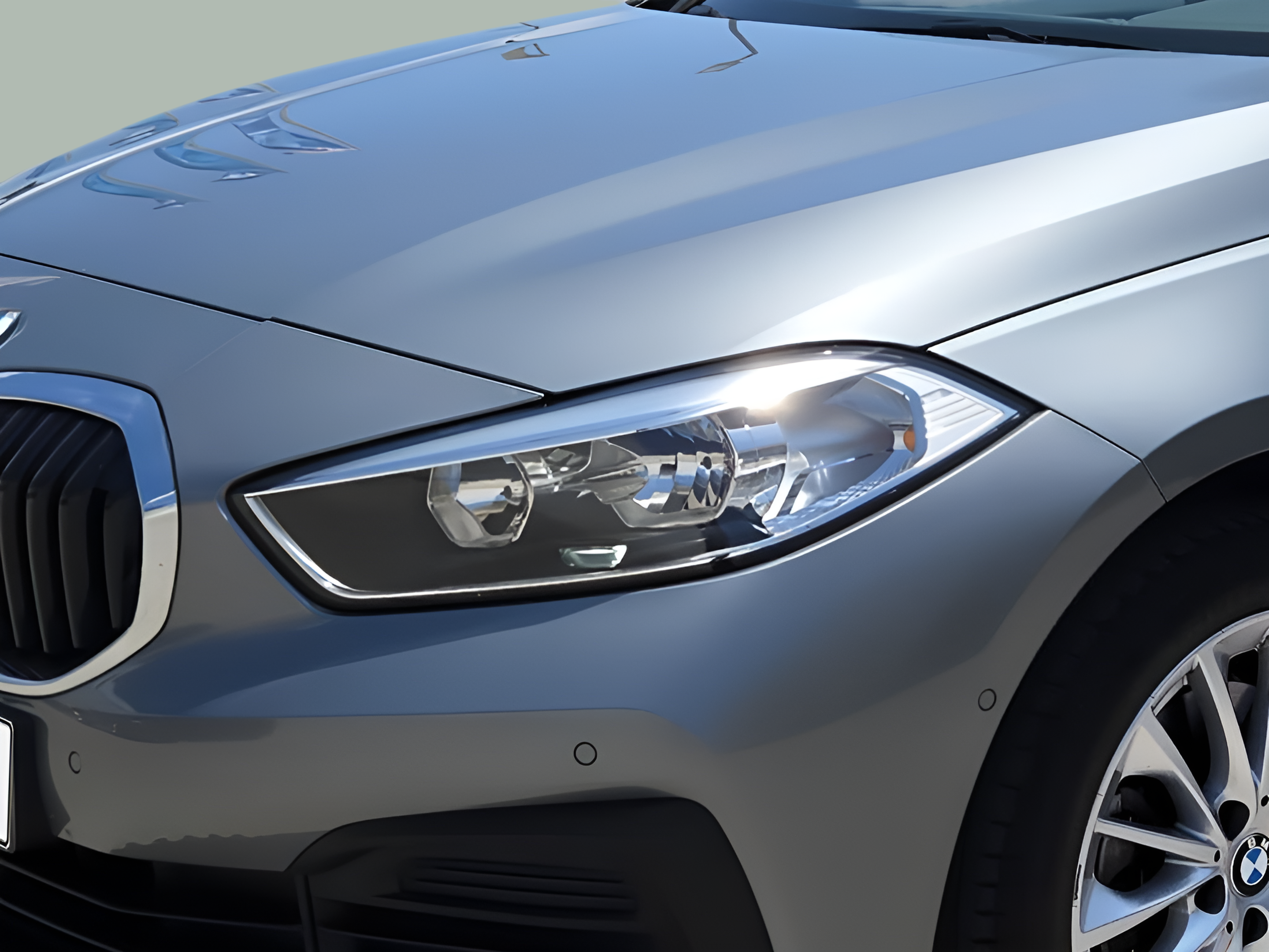 Fotos de BMW Série 1 116d color Gris. Año 2024. 85KW(116CV). Diesel. En concesionario Caetano Baviera Faro de Faro