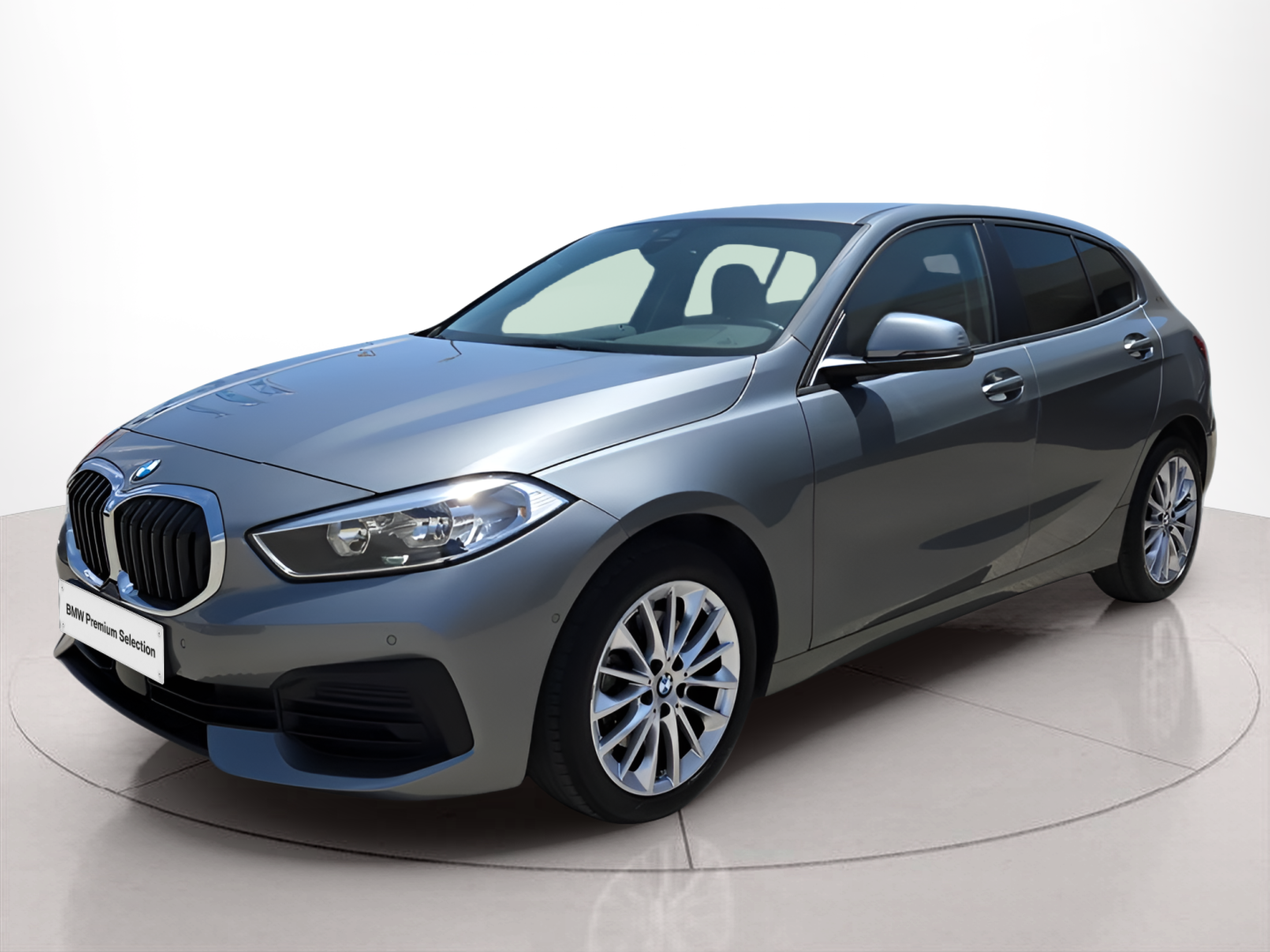 Fotos de BMW Série 1 116d color Gris. Año 2024. 85KW(116CV). Diesel. En concesionario Caetano Baviera Faro de Faro