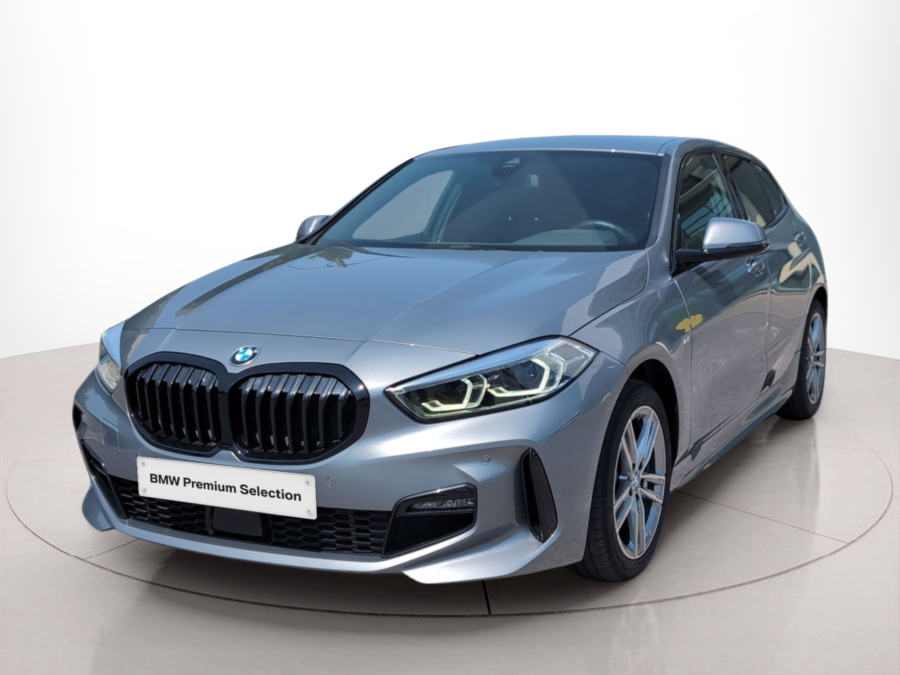 Fotos de BMW Série 1 116d color Gris. Año 2024. 85KW(116CV). Diesel. En concesionario Caetano Baviera Santa Maria da Feira de Santa Maria da Feira