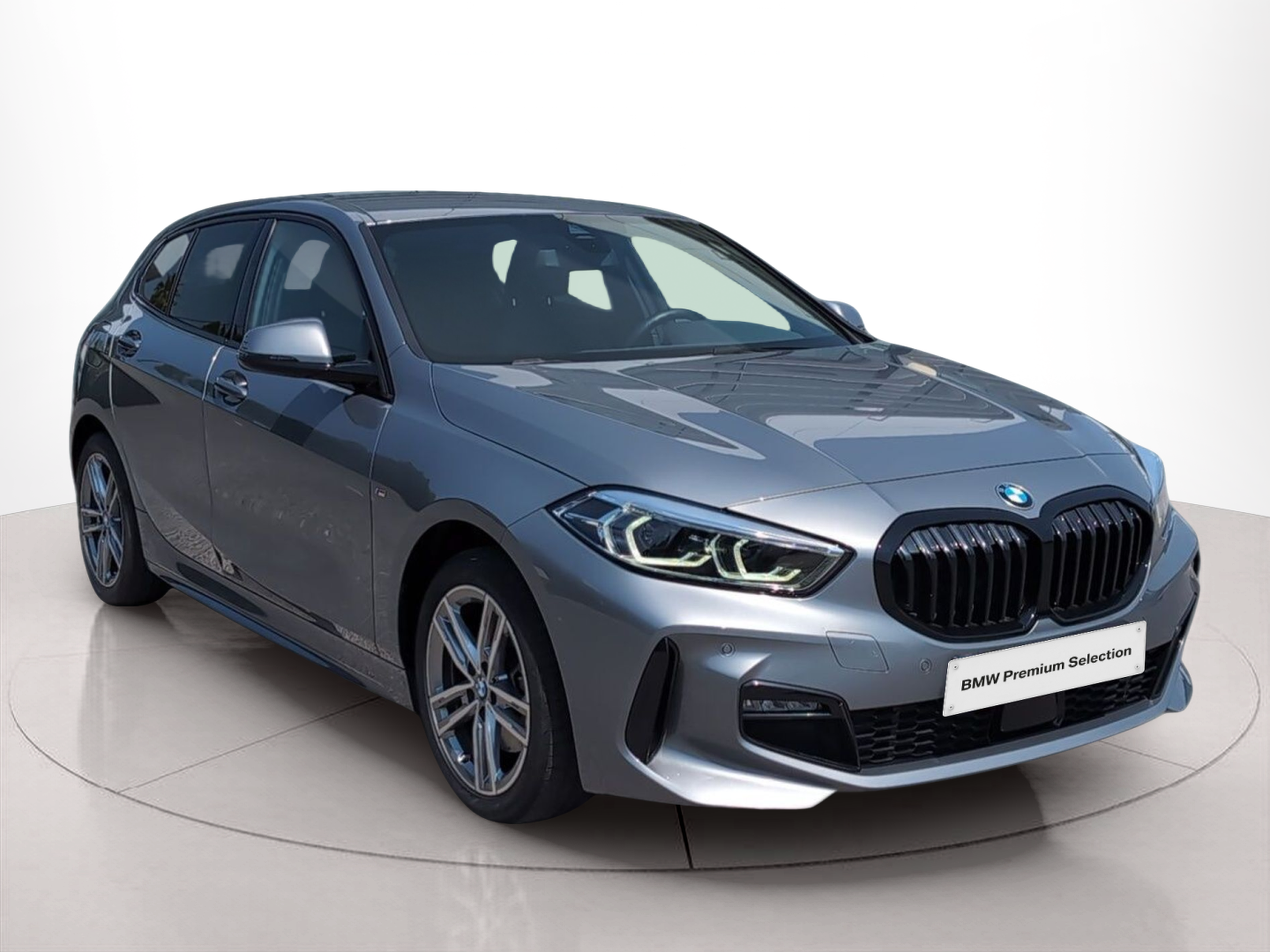 BMW Série 1 116d color Gris. Año 2024. 85KW(116CV). Diesel. En concesionario Caetano Baviera Santa Maria da Feira de Santa Maria da Feira