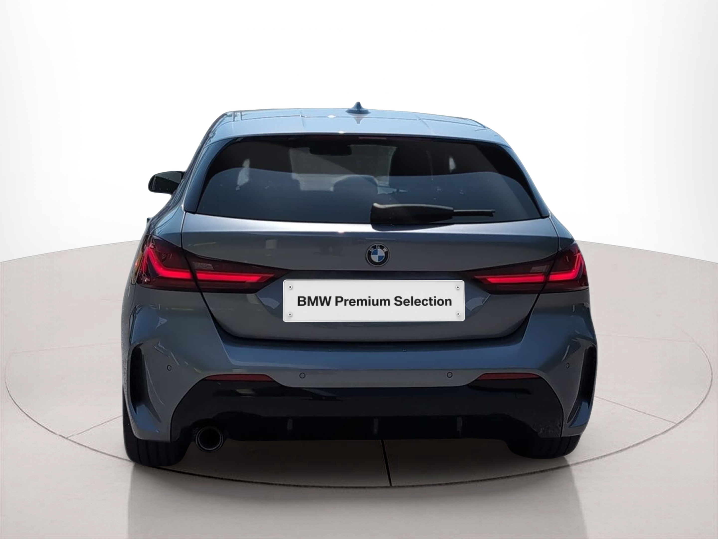 BMW Série 1 116d color Gris. Año 2024. 85KW(116CV). Diesel. En concesionario Caetano Baviera Santa Maria da Feira de Santa Maria da Feira