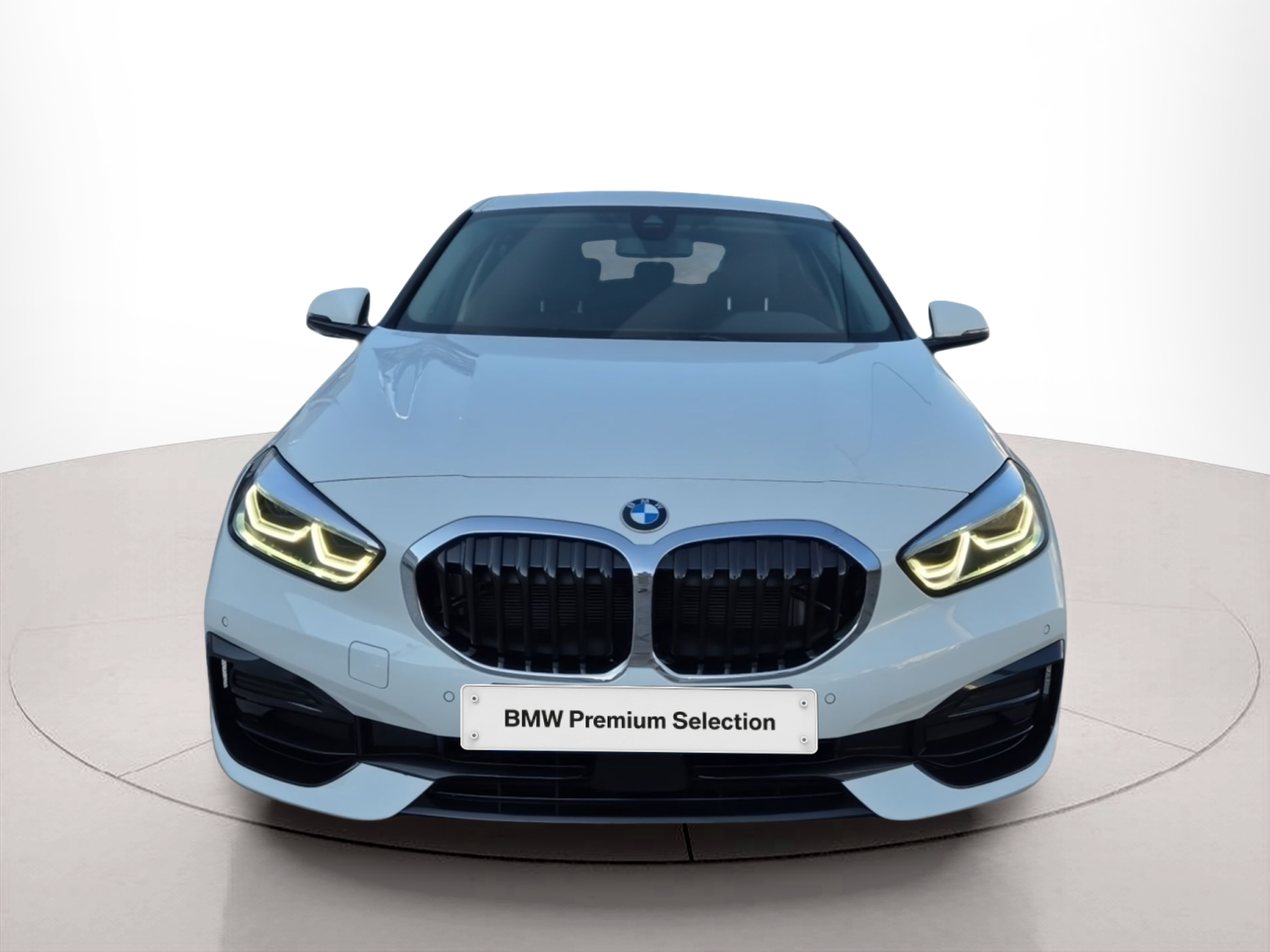 Fotos de BMW Série 1 116d color Blanco. Año 2024. 85KW(116CV). Diesel. En concesionario Caetano Baviera Santa Maria da Feira de Santa Maria da Feira