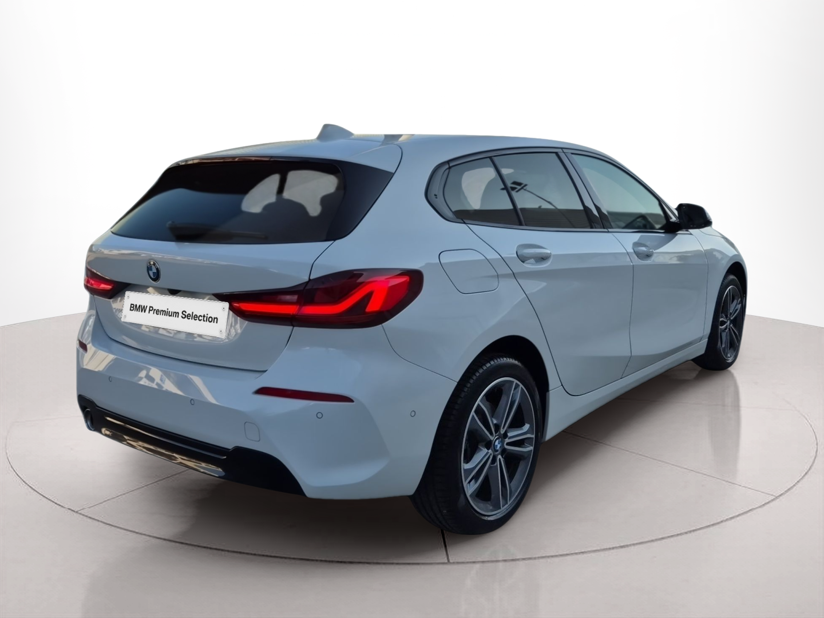 BMW Série 1 116d color Blanco. Año 2024. 85KW(116CV). Diesel. En concesionario Caetano Baviera Santa Maria da Feira de Santa Maria da Feira