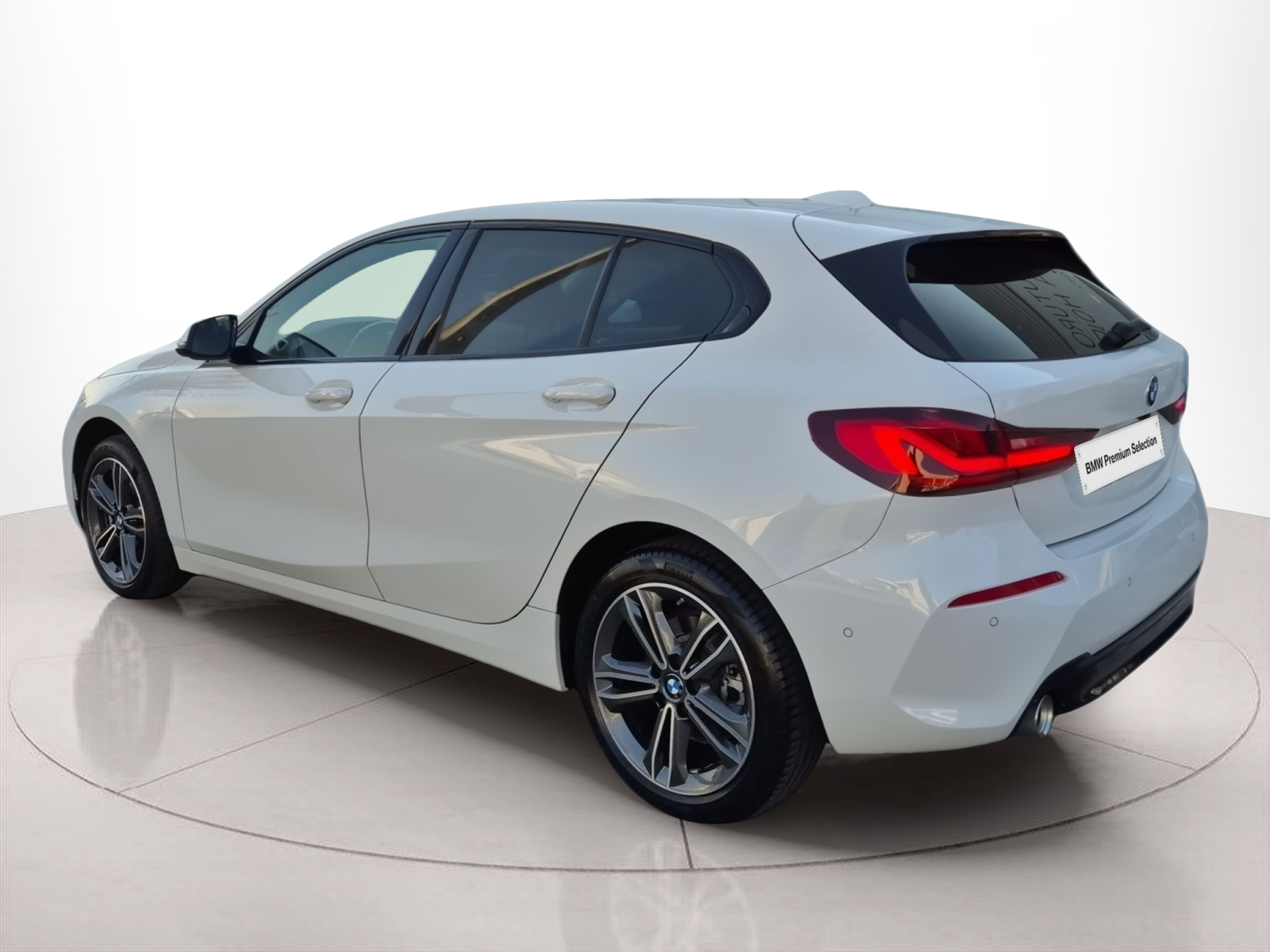BMW Série 1 116d color Blanco. Año 2024. 85KW(116CV). Diesel. En concesionario Caetano Baviera Santa Maria da Feira de Santa Maria da Feira