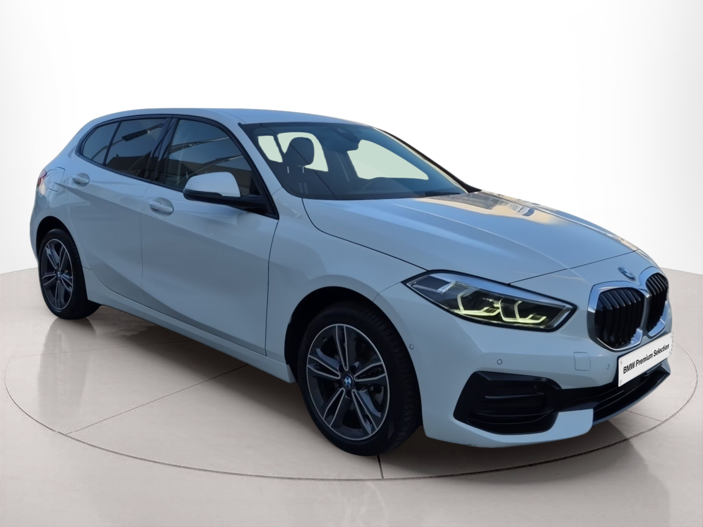 BMW Série 1 116d color Blanco. Año 2024. 85KW(116CV). Diesel. En concesionario Caetano Baviera Santa Maria da Feira de Santa Maria da Feira