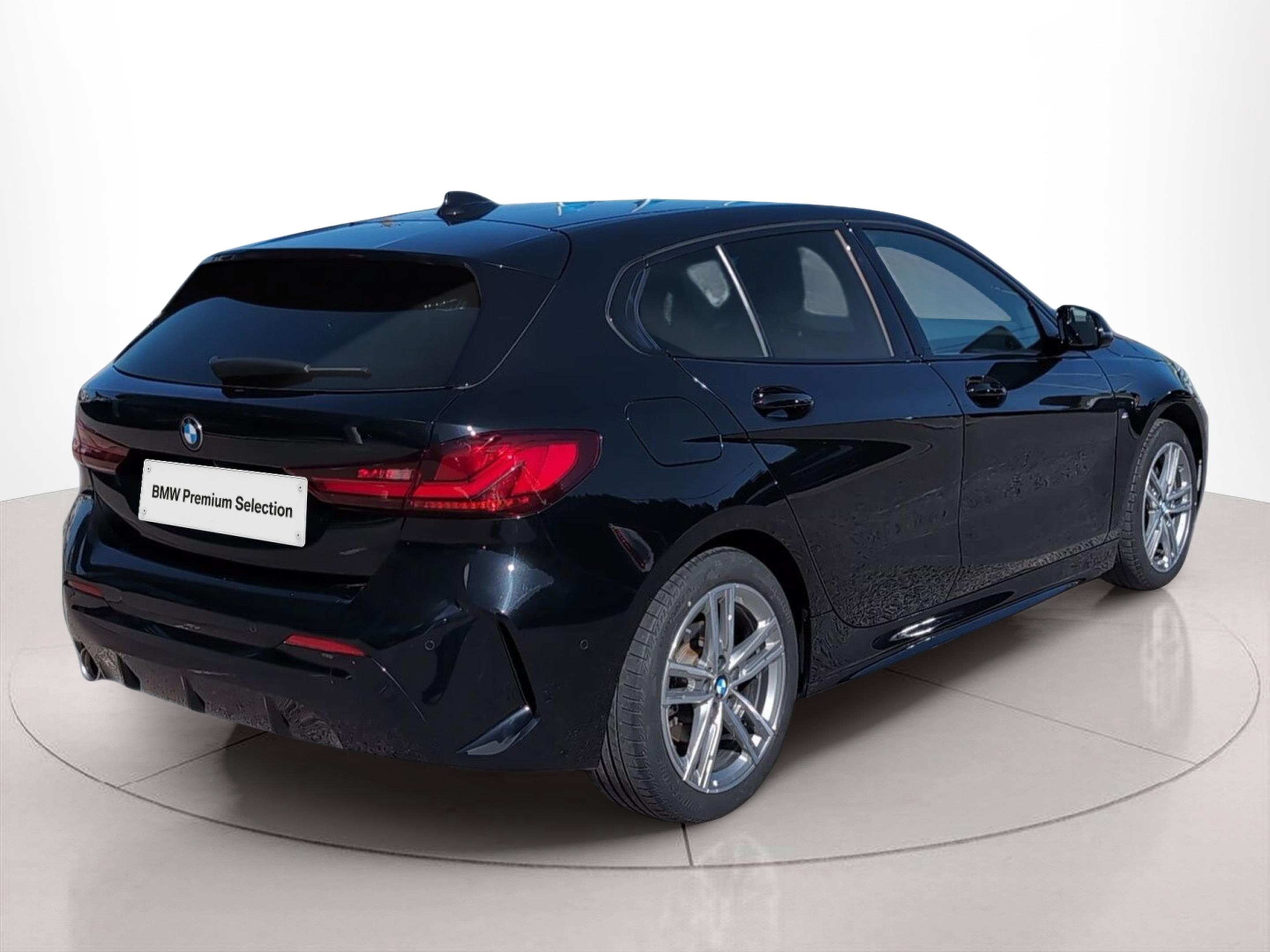 BMW Série 1 116d color Negro. Año 2024. 85KW(116CV). Diesel. En concesionario Caetano Baviera Santa Maria da Feira de Santa Maria da Feira