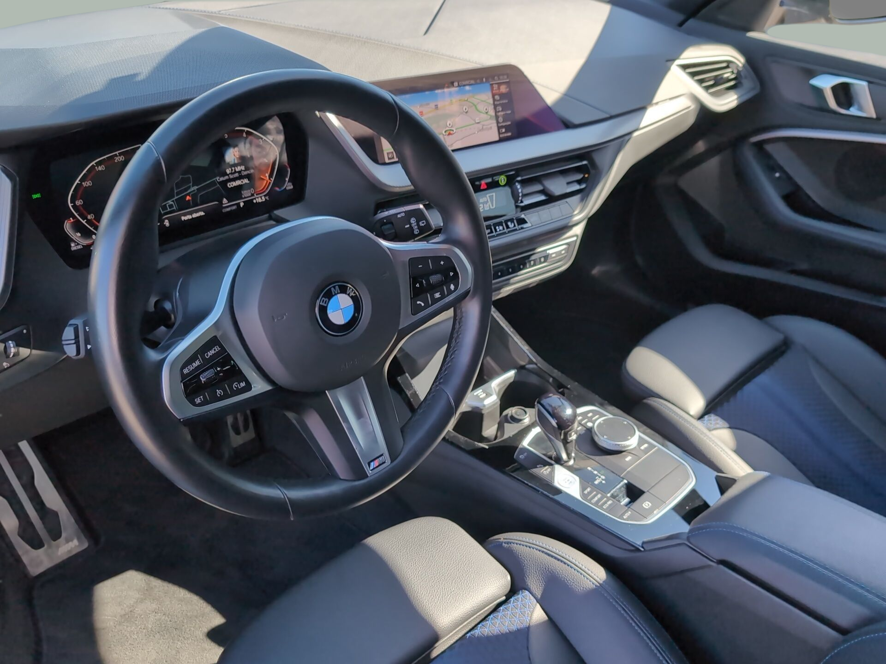 BMW Série 1 116d color Negro. Año 2024. 85KW(116CV). Diesel. En concesionario Caetano Baviera Santa Maria da Feira de Santa Maria da Feira