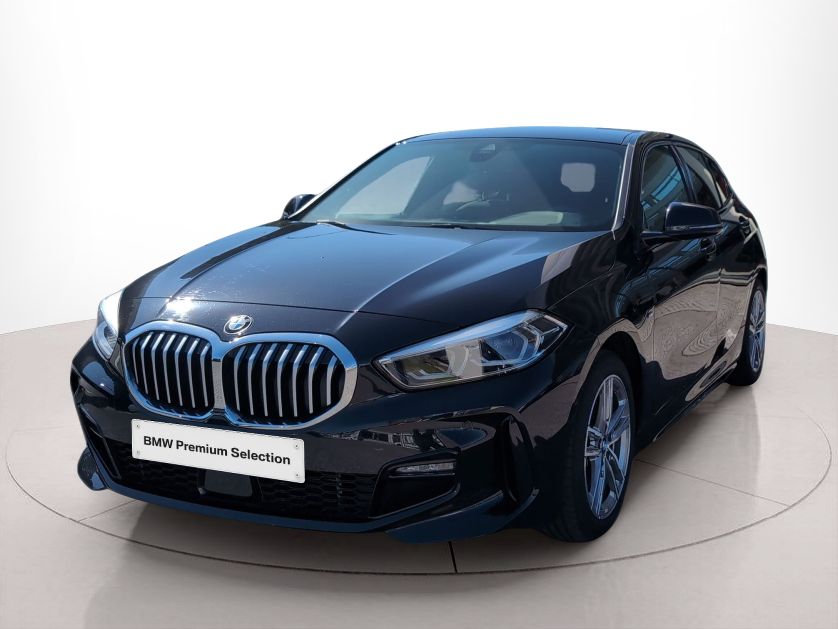 Fotos de BMW Série 1 116d color Negro. Año 2024. 85KW(116CV). Diesel. En concesionario Caetano Baviera Santa Maria da Feira de Santa Maria da Feira