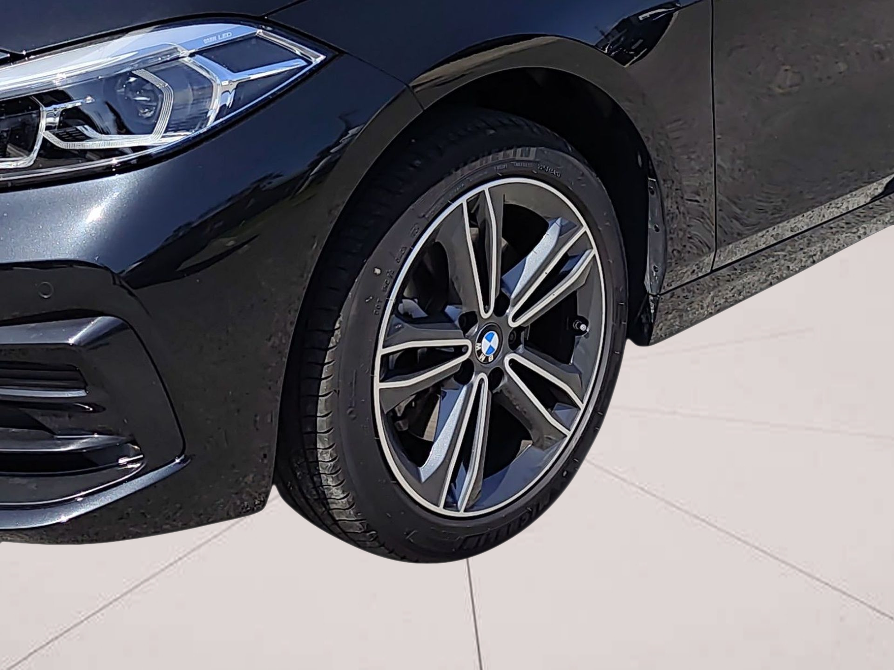 BMW Série 1 116d color Negro. Año 2024. 85KW(116CV). Diesel. En concesionario Caetano Baviera Aveiro de Aveiro