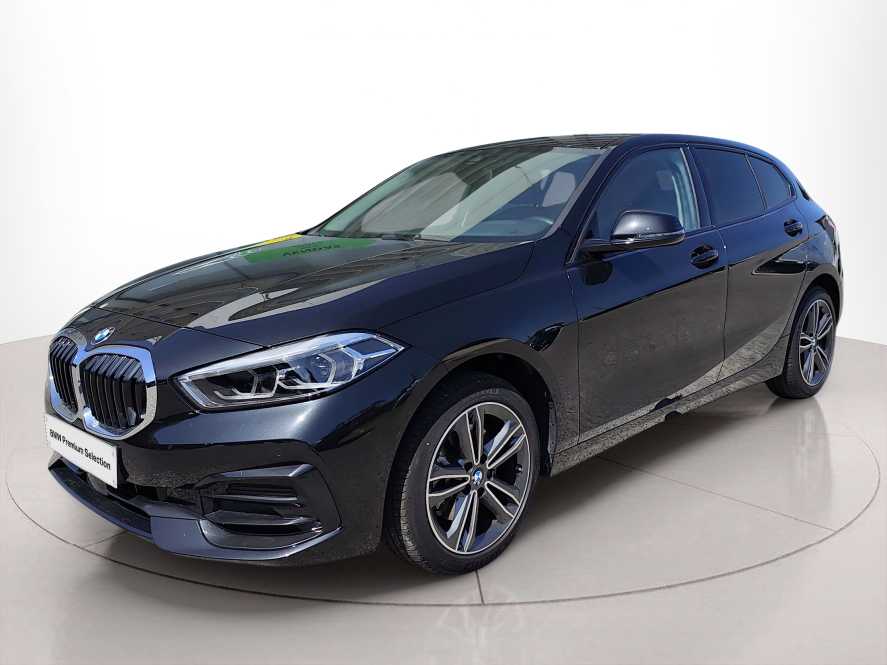 Fotos de BMW Série 1 116d color Negro. Año 2024. 85KW(116CV). Diesel. En concesionario Caetano Baviera Aveiro de Aveiro
