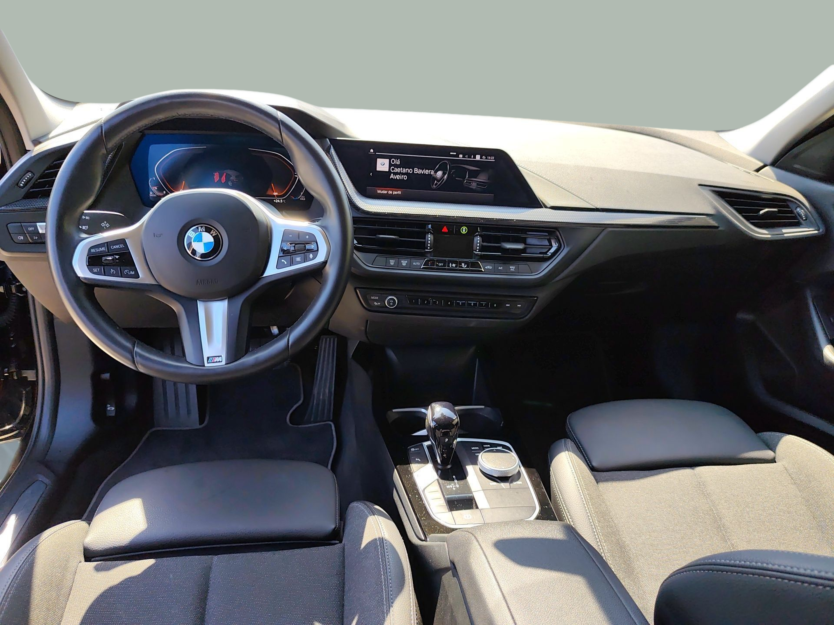 BMW Série 1 116d color Negro. Año 2024. 85KW(116CV). Diesel. En concesionario Caetano Baviera Aveiro de Aveiro