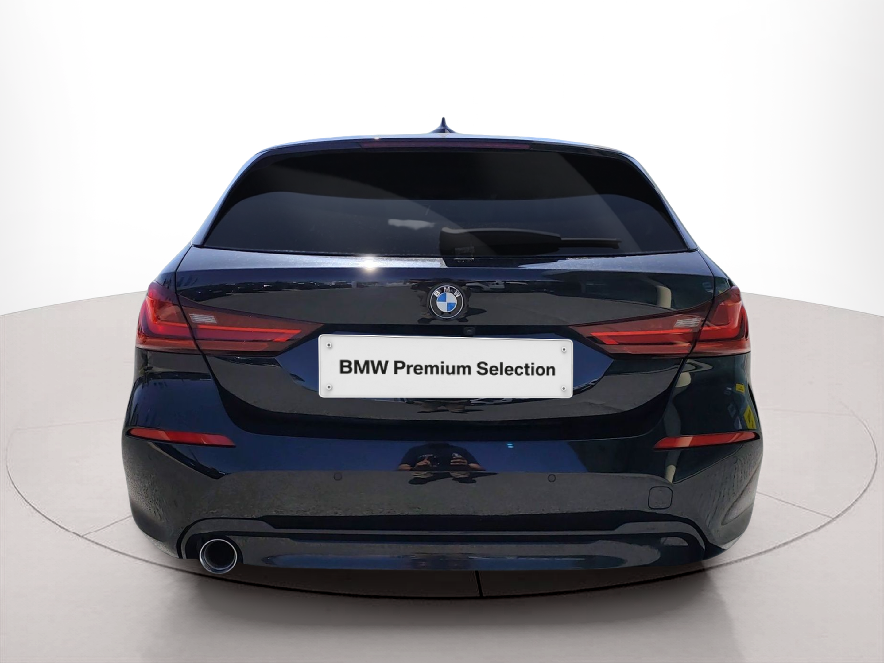 BMW Série 1 116d color Negro. Año 2024. 85KW(116CV). Diesel. En concesionario Caetano Baviera Aveiro de Aveiro