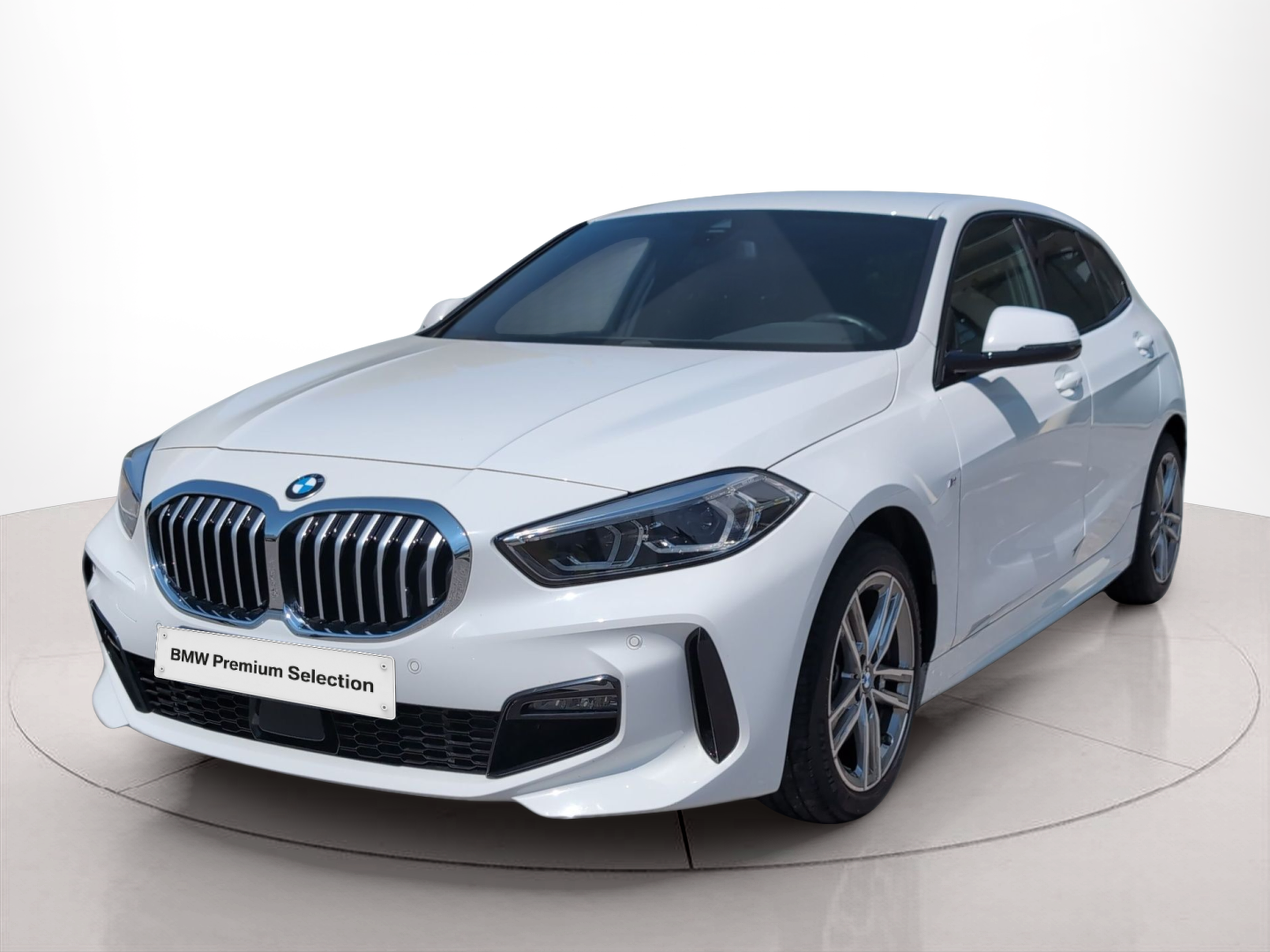 Fotos de BMW Série 1 116d color Blanco. Año 2024. 85KW(116CV). Diesel. En concesionario Caetano Baviera Aveiro de Aveiro