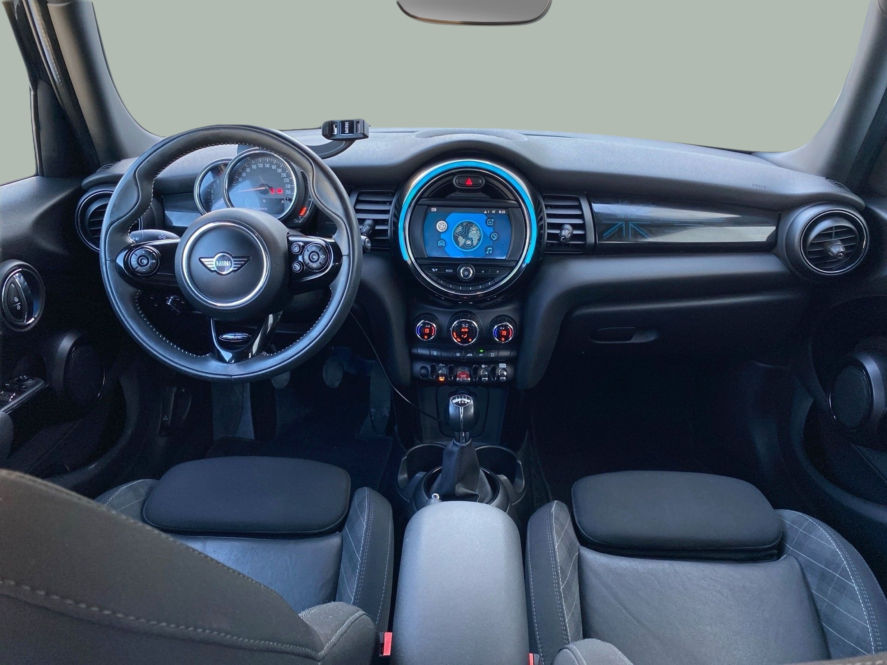 fotoG 5 del MINI MINI 5 Portas Cooper 100 kW (136 CV) 136cv Gasolina de 2018 em Vila Nova de Gaia