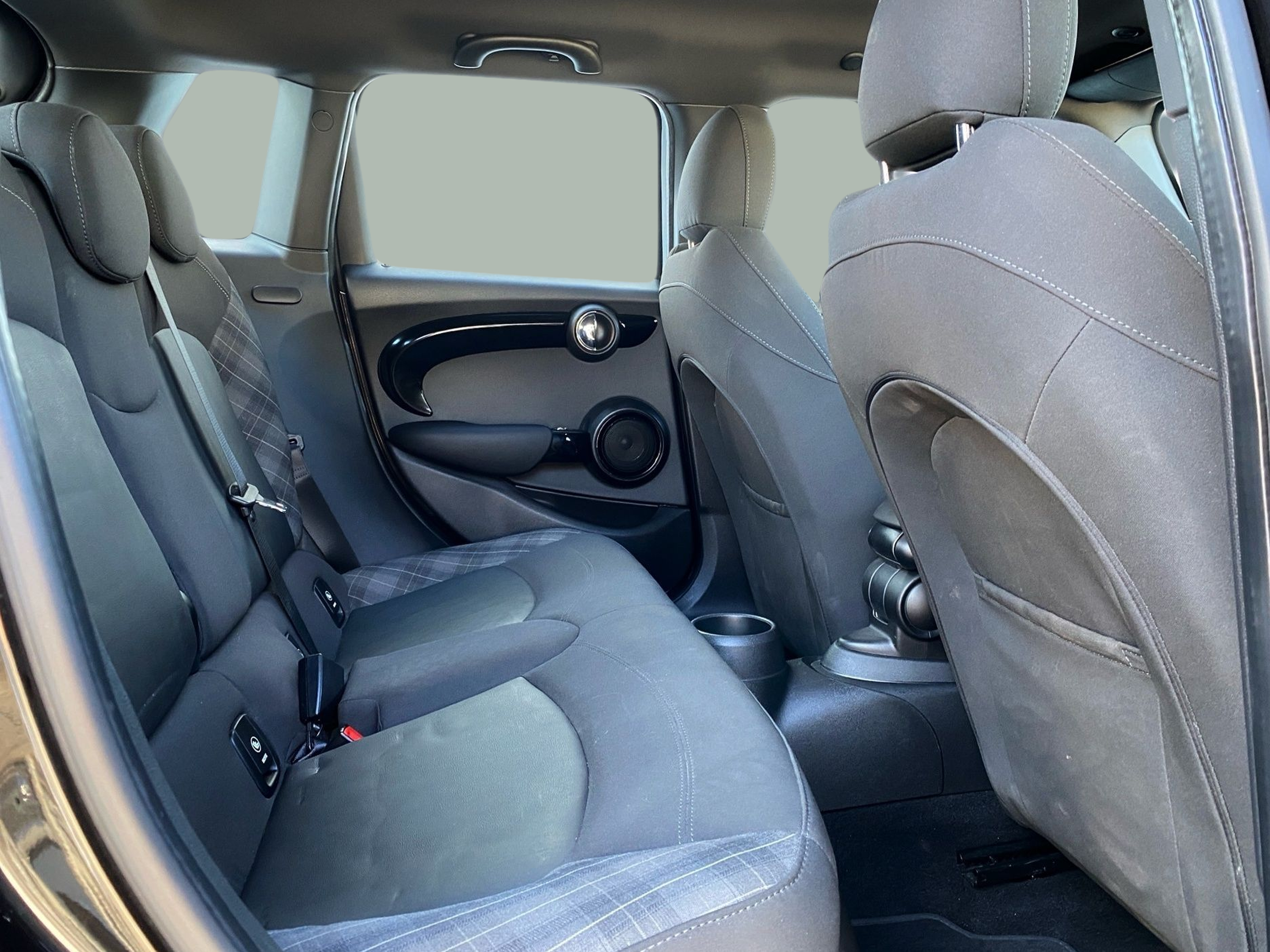 fotoG 7 del MINI MINI 5 Portas Cooper 100 kW (136 CV) 136cv Gasolina de 2018 em Vila Nova de Gaia