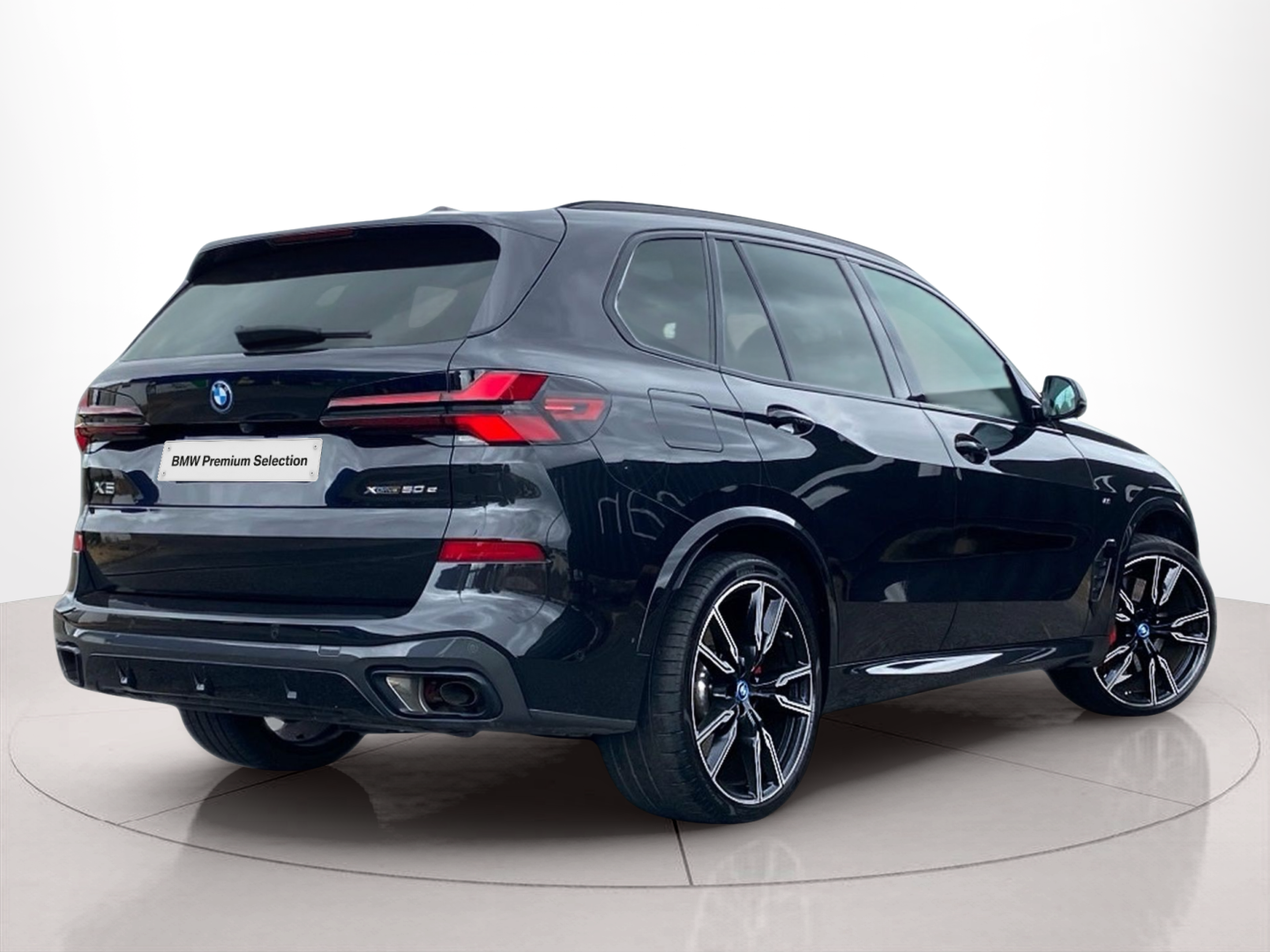 BMW X5 xDrive50e color Negro. Año 2023. 360KW(489CV). Elétrico / Gasolina Híbrido. En concesionario Caetano Baviera Cascais de Cascais