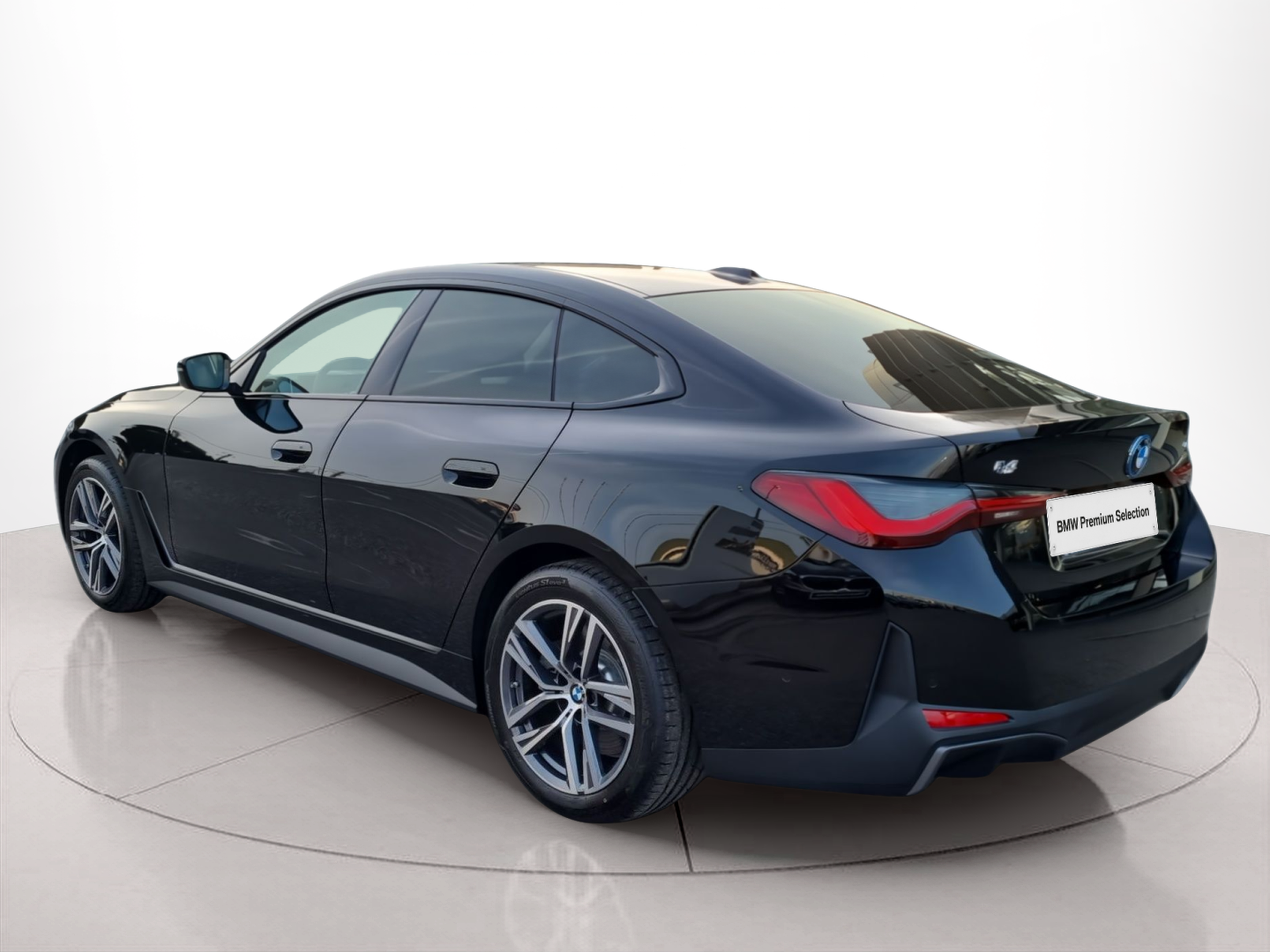 BMW i4 i4 eDrive40 color Negro. Año 2025. 250KW(340CV). Elétrico. En concesionario Caetano Baviera Aveiro de Aveiro