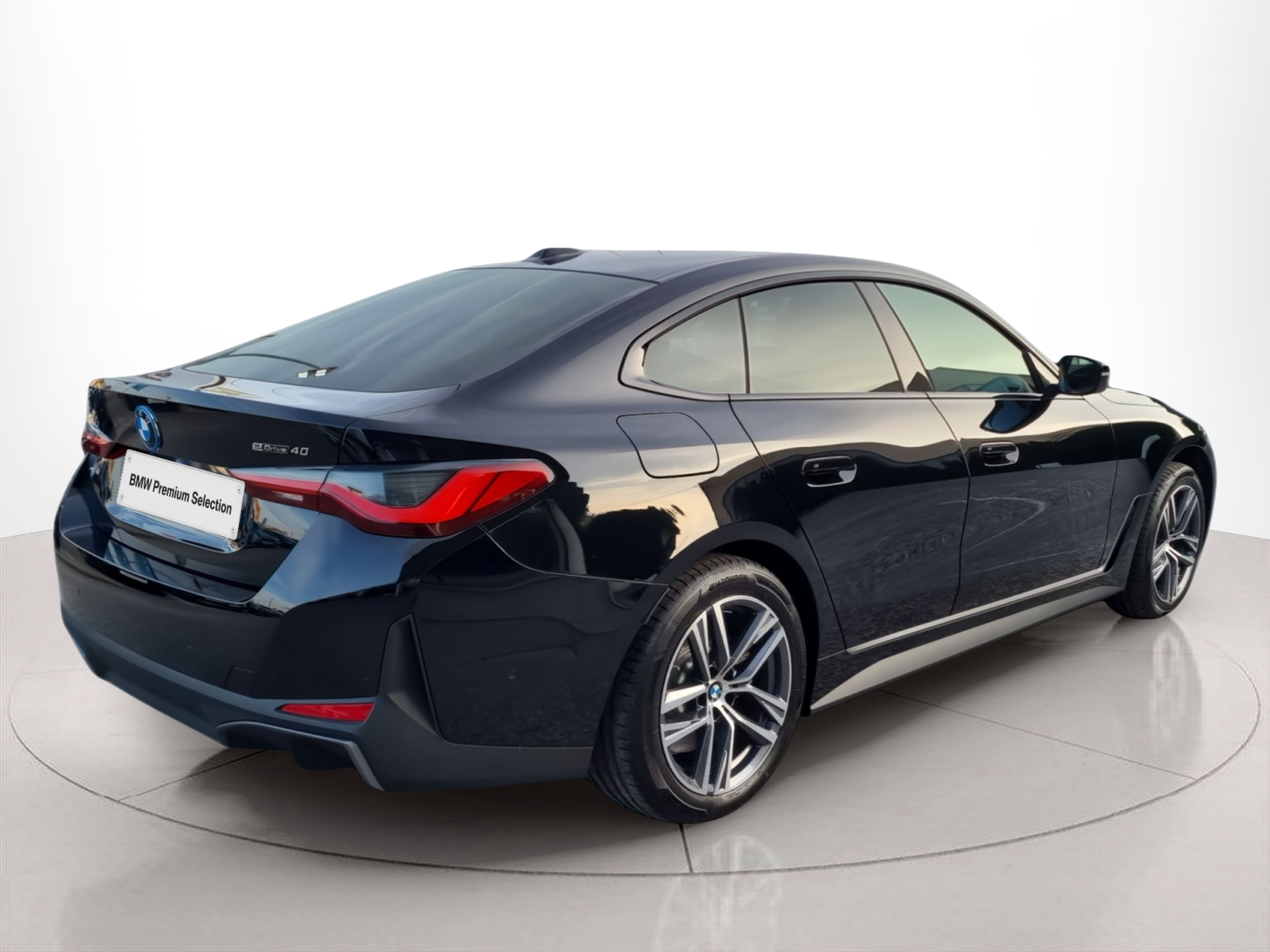 BMW i4 i4 eDrive40 color Negro. Año 2025. 250KW(340CV). Elétrico. En concesionario Caetano Baviera Aveiro de Aveiro