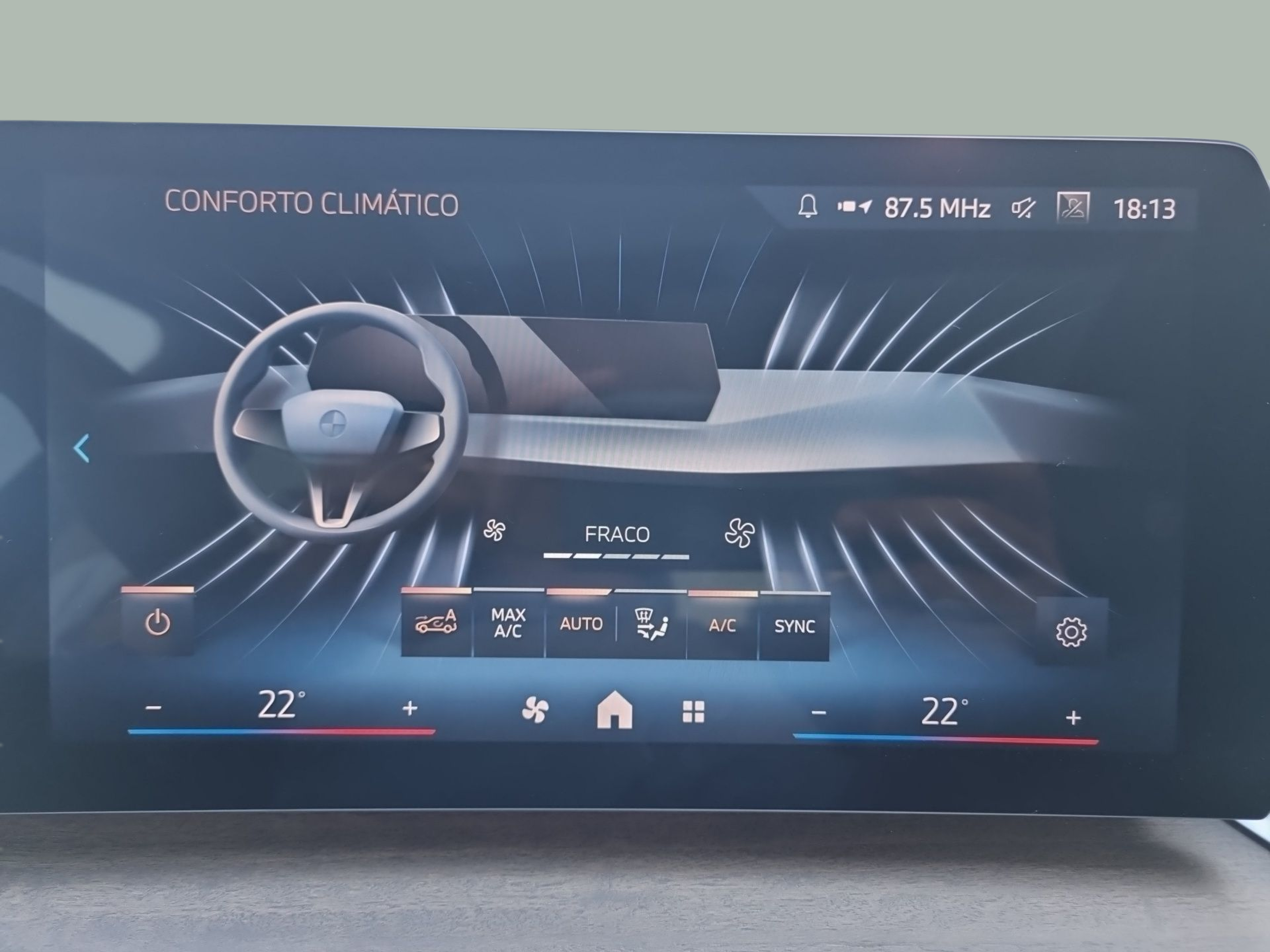 BMW Série 2 225xe Active Tourer color Negro. Año 2025. 180KW(245CV). Elétrico / Gasolina Híbrido. En concesionario Caetano Baviera Santa Maria da Feira de Santa Maria da Feira