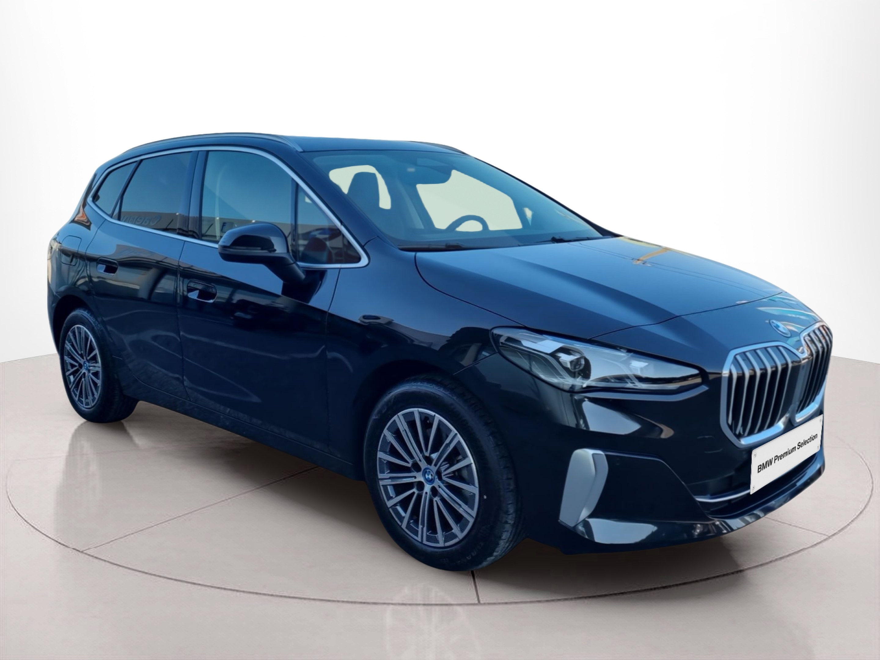 BMW Série 2 225xe Active Tourer color Negro. Año 2025. 180KW(245CV). Elétrico / Gasolina Híbrido. En concesionario Caetano Baviera Santa Maria da Feira de Santa Maria da Feira