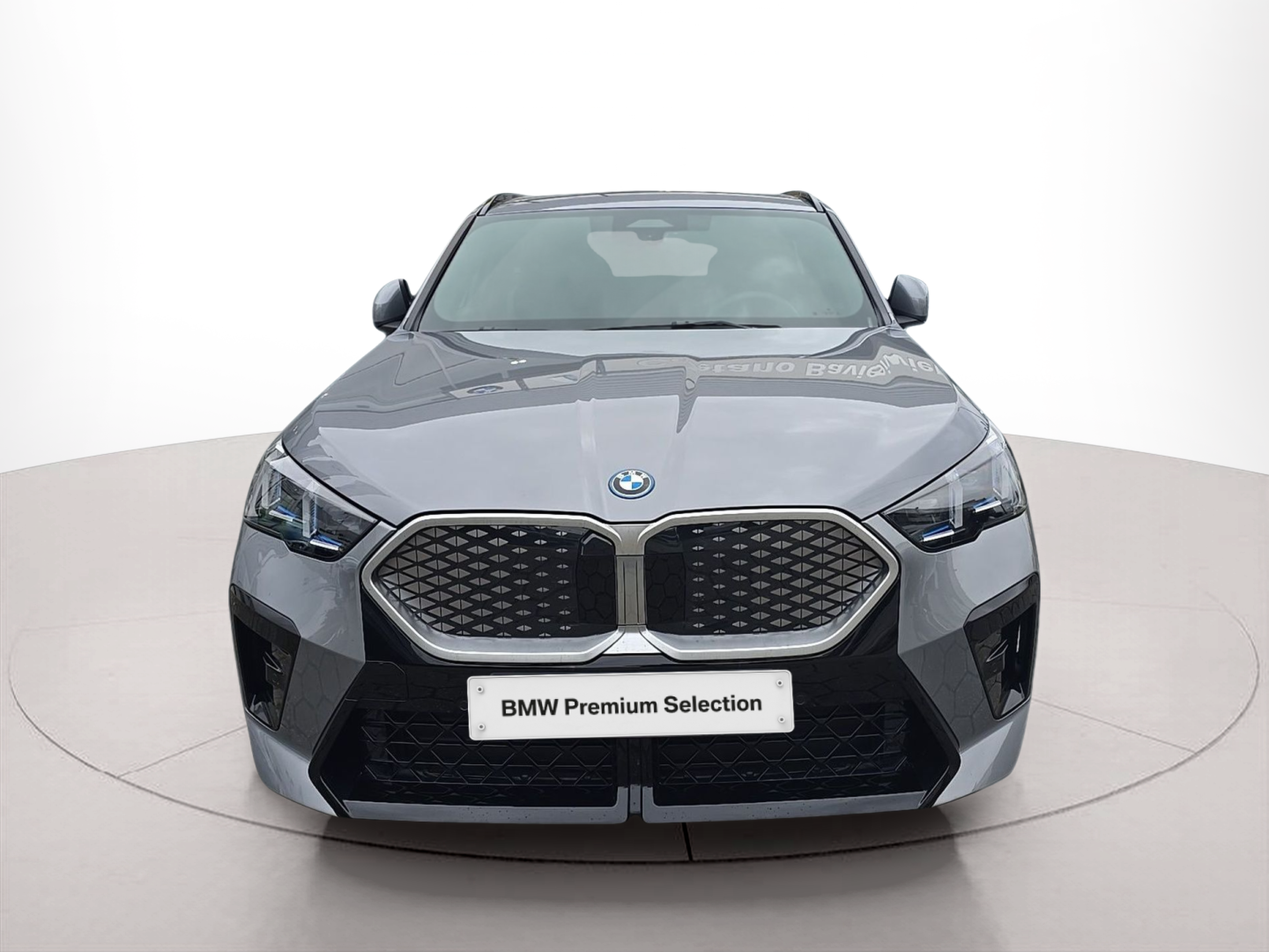 Fotos de BMW iX2 eDrive20 color Gris. Año 2025. 150KW(204CV). Elétrico. En concesionario Caetano Baviera Aveiro de Aveiro