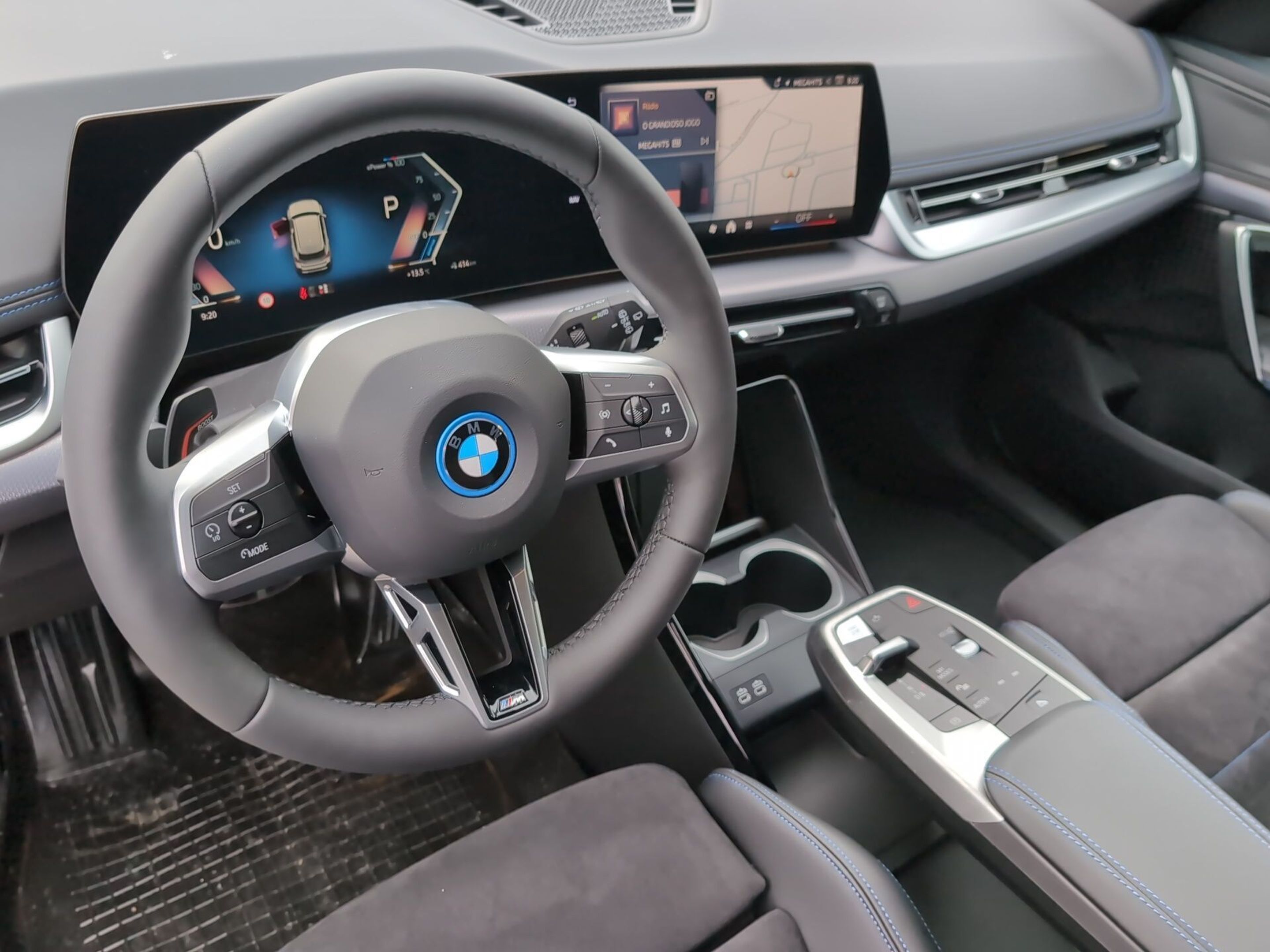 BMW iX1 xDrive30 color Blanco. Año 2025. 230KW(313CV). Elétrico. En concesionario Caetano Baviera Santa Maria da Feira de Santa Maria da Feira