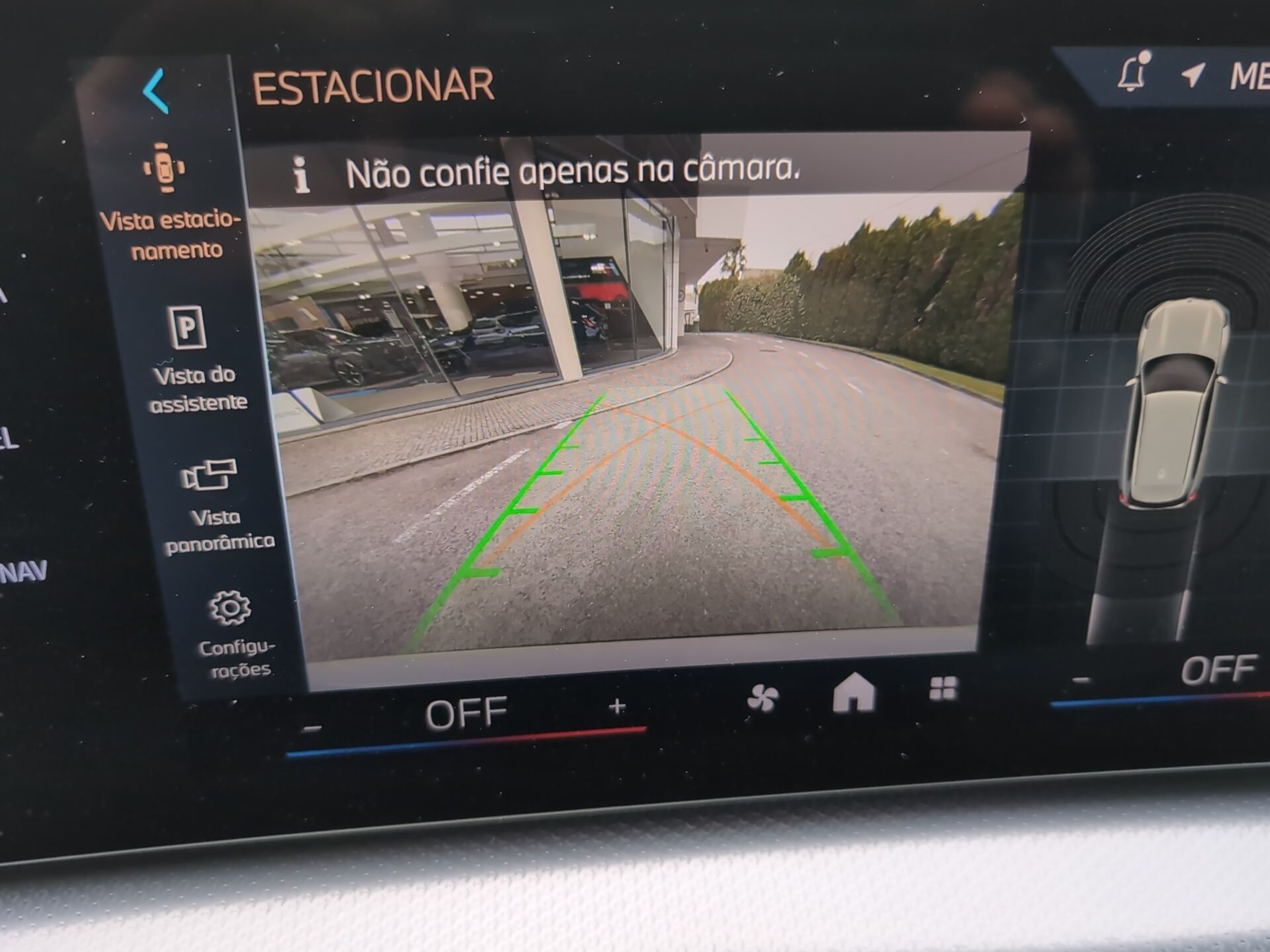 BMW iX1 xDrive30 color Blanco. Año 2025. 230KW(313CV). Elétrico. En concesionario Caetano Baviera Santa Maria da Feira de Santa Maria da Feira
