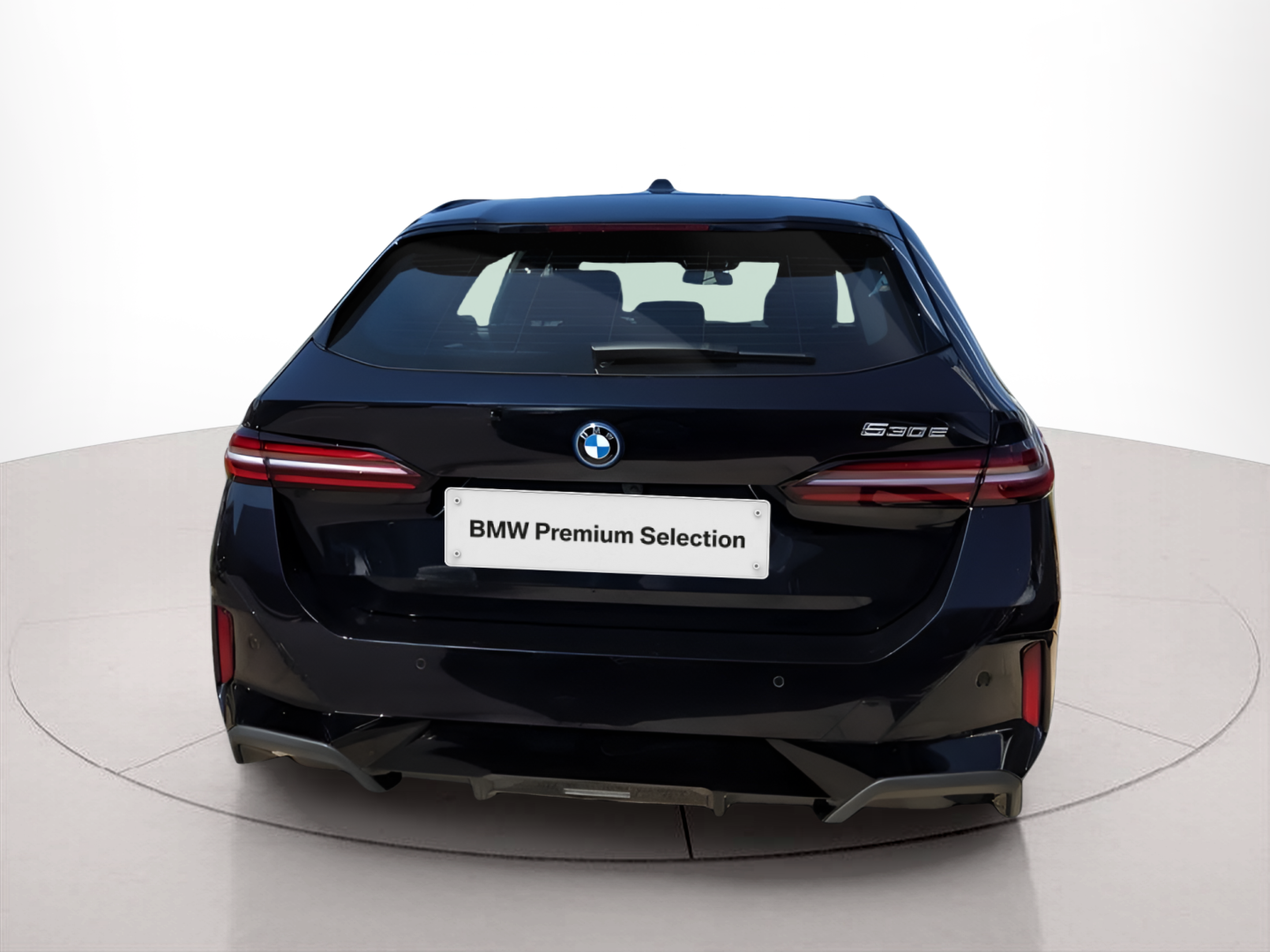BMW Série 5 530e Touring color Negro. Año 2025. 220KW(299CV). Elétrico / Gasolina Híbrido. En concesionario Caetano Baviera Faro de Faro