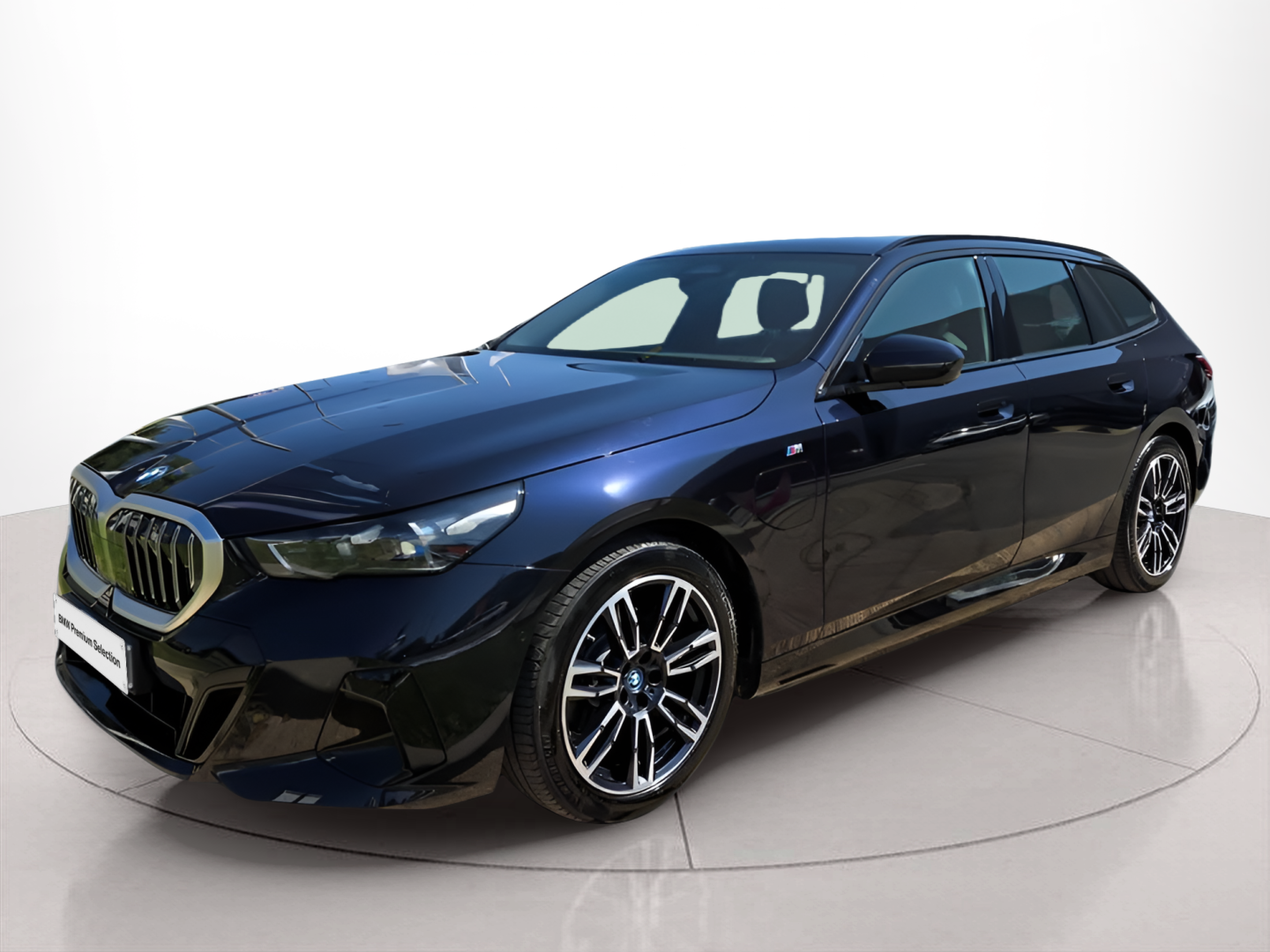 Fotos de BMW Série 5 530e Touring color Negro. Año 2025. 220KW(299CV). Elétrico / Gasolina Híbrido. En concesionario Caetano Baviera Faro de Faro