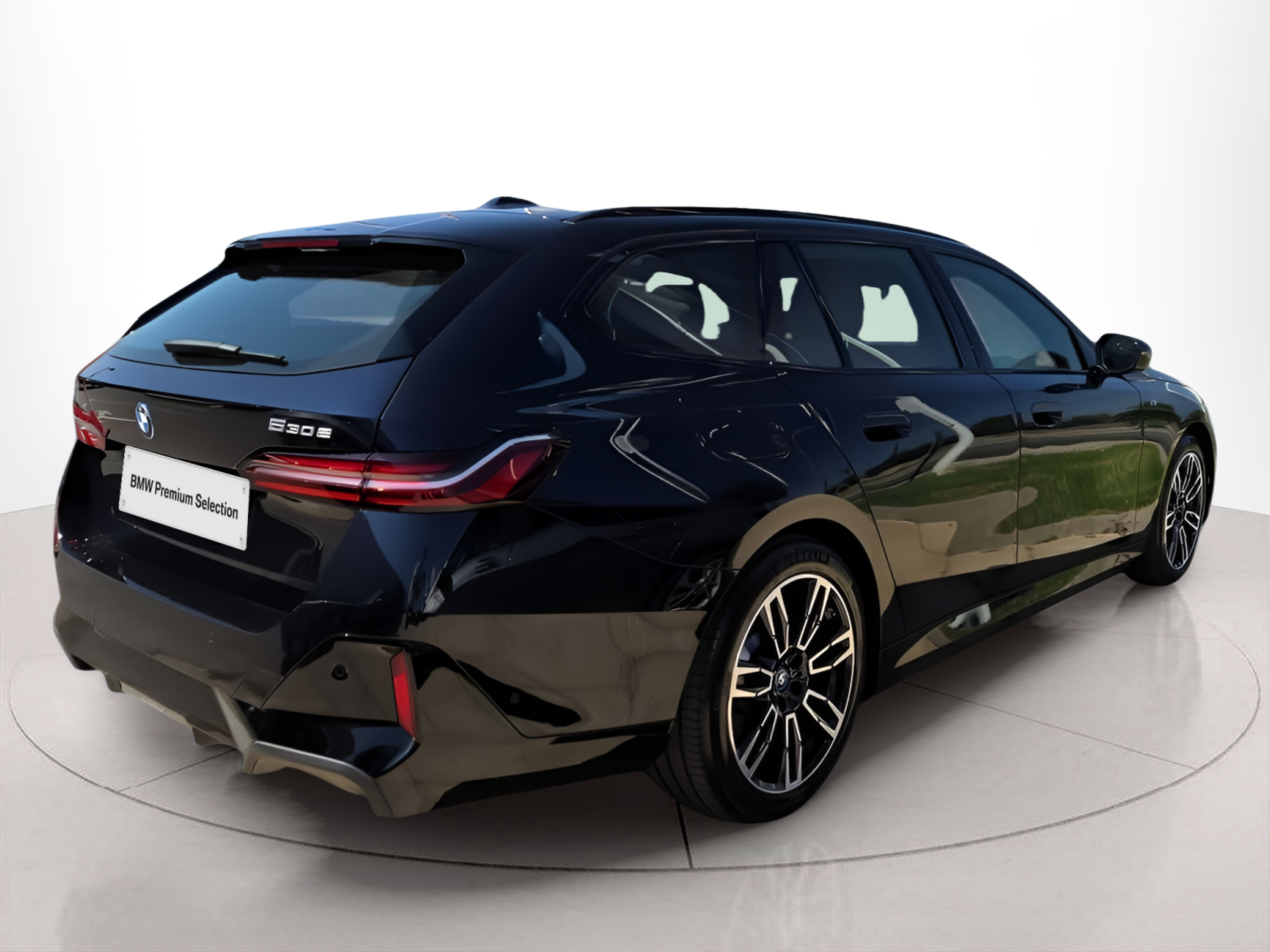 BMW Série 5 530e Touring color Negro. Año 2025. 220KW(299CV). Elétrico / Gasolina Híbrido. En concesionario Caetano Baviera Faro de Faro