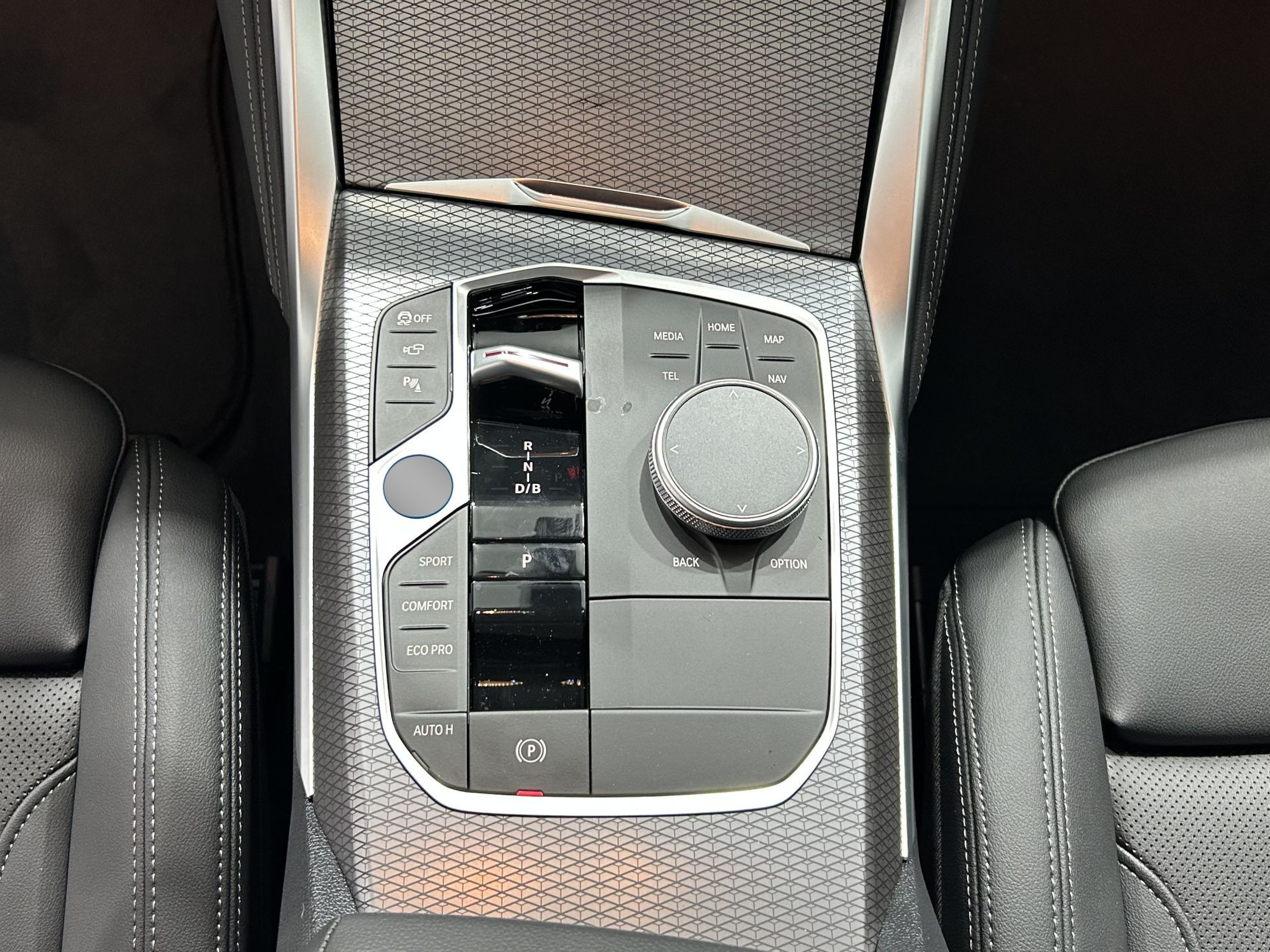BMW i4 i4 eDrive35 color Gris. Año 2024. 210KW(286CV). Elétrico. En concesionario Caetano Baviera Porto de Porto
