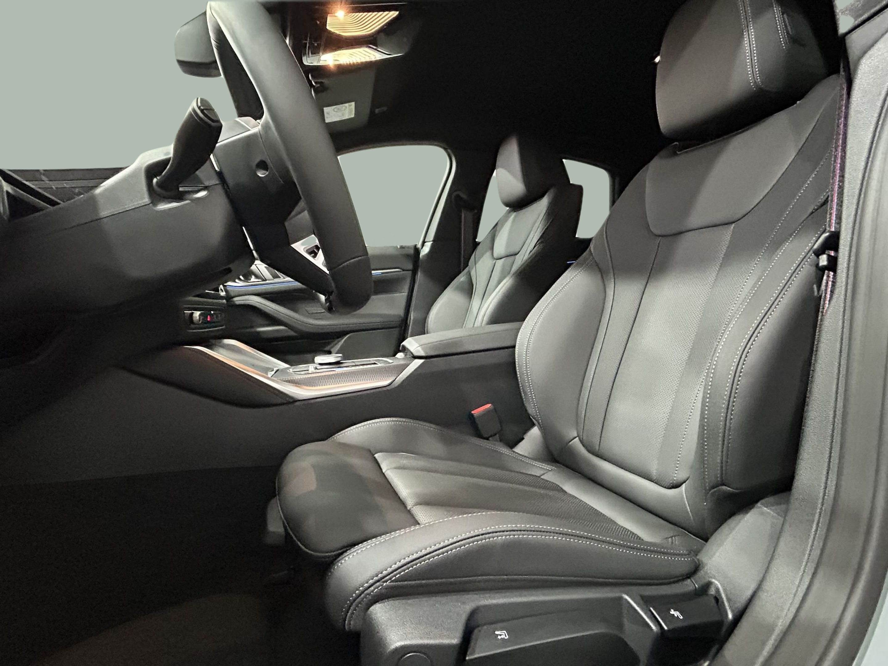 BMW i4 i4 eDrive35 color Gris. Año 2024. 210KW(286CV). Elétrico. En concesionario Caetano Baviera Porto de Porto