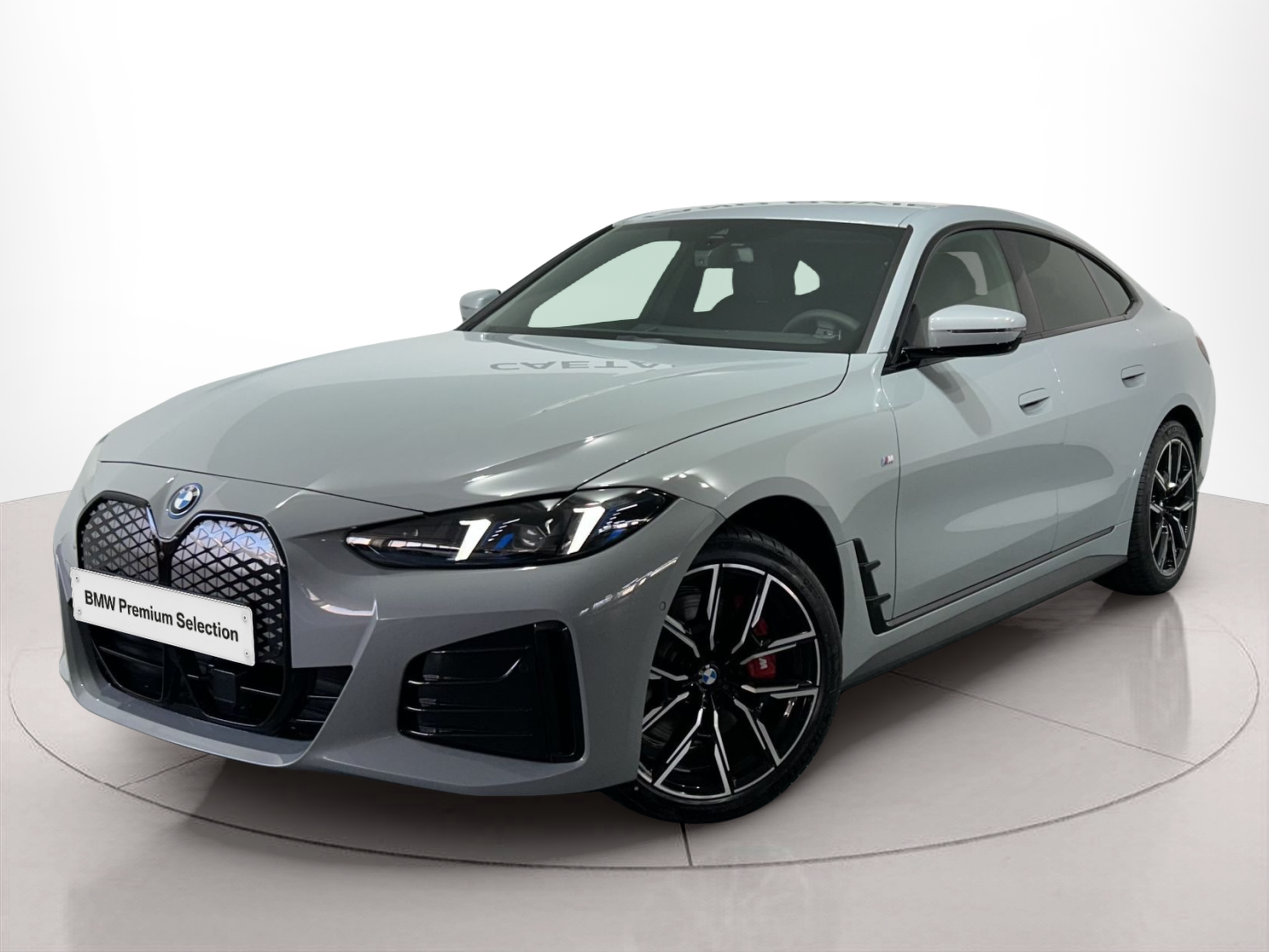 Fotos de BMW i4 i4 eDrive35 color Gris. Año 2024. 210KW(286CV). Elétrico. En concesionario Caetano Baviera Porto de Porto