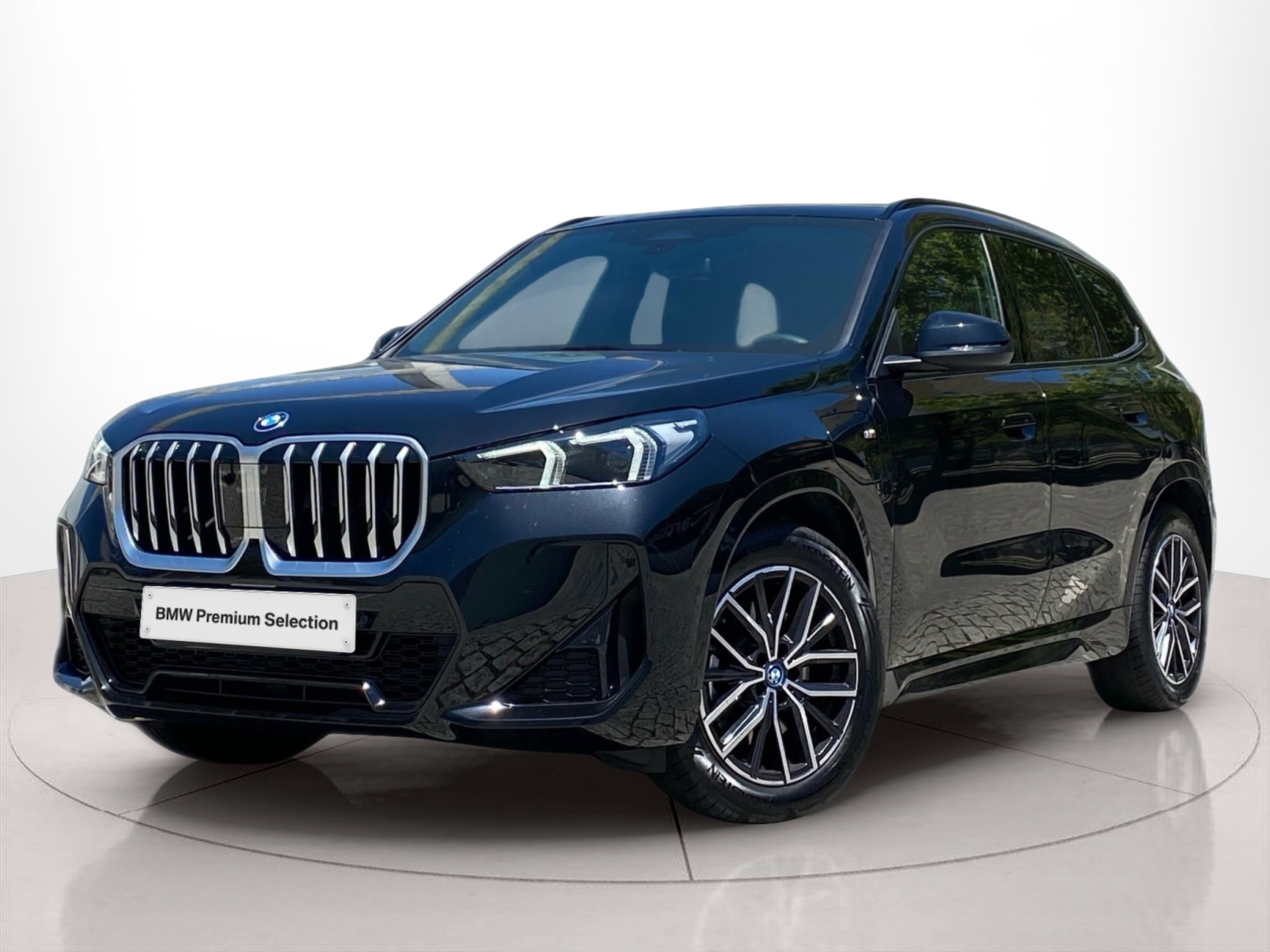 Fotos de BMW X1 xDrive25e color Negro. Año 2025. 180KW(245CV). Elétrico / Gasolina Híbrido. En concesionario Caetano Baviera Lisboa de Lisboa