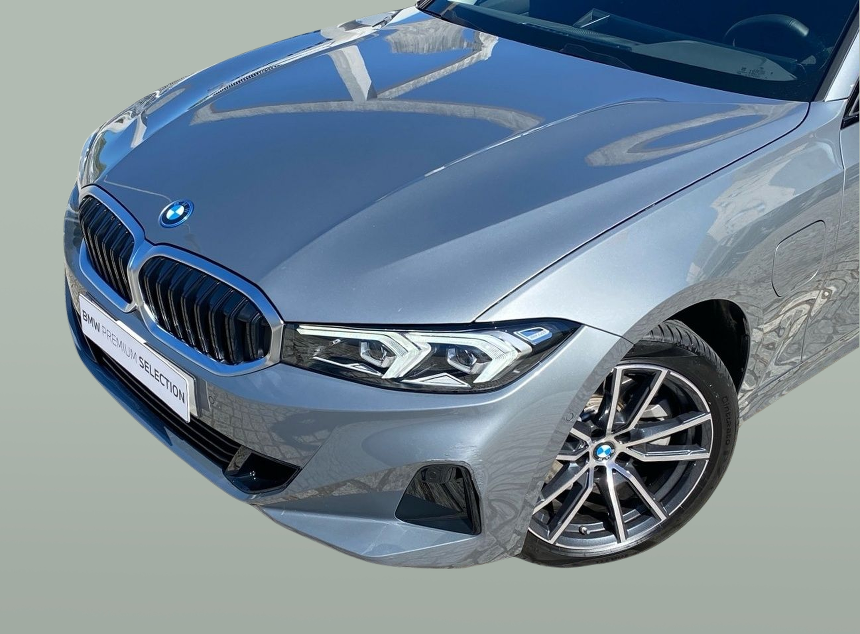 BMW Série 3 330e Touring color Gris. Año 2025. 215KW(292CV). Elétrico / Gasolina Híbrido. En concesionario Caetano Baviera Lisboa de Lisboa
