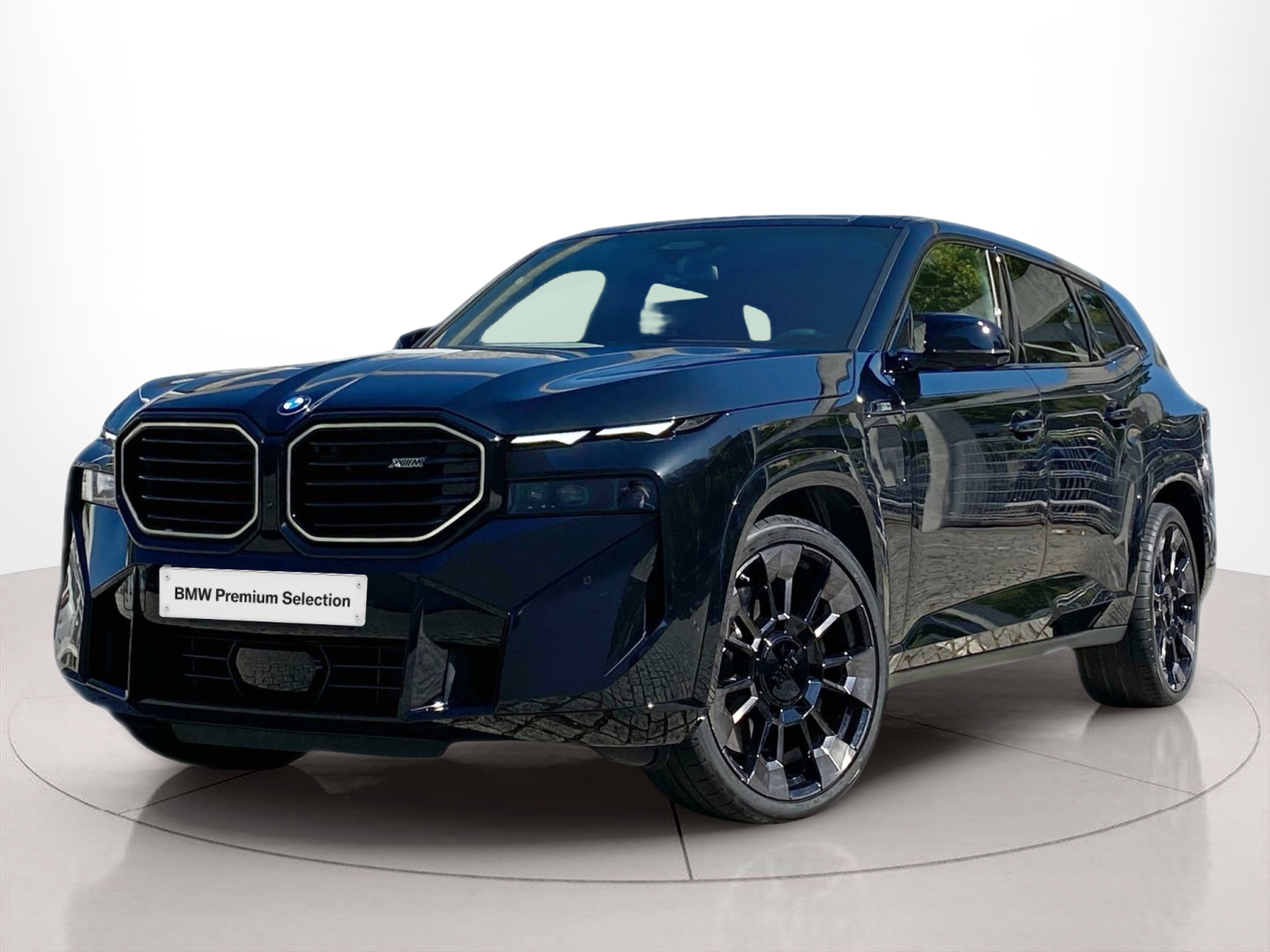 Fotos de BMW XM 50e color Negro. Año 2025. 350KW(476CV). Elétrico / Gasolina Híbrido. En concesionario Caetano Baviera Lisboa de Lisboa